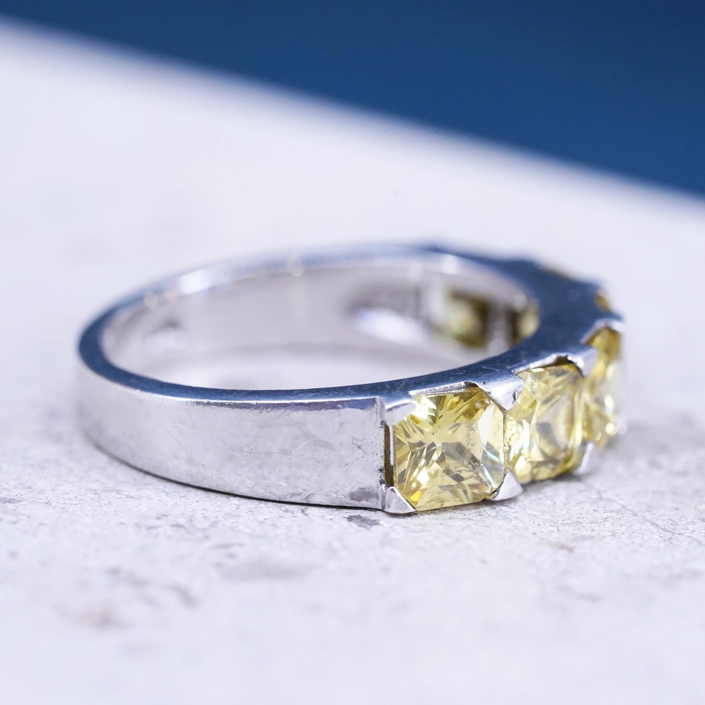 Size 9, Vtg Sterling silver handmade ring, 925 band with citrine around