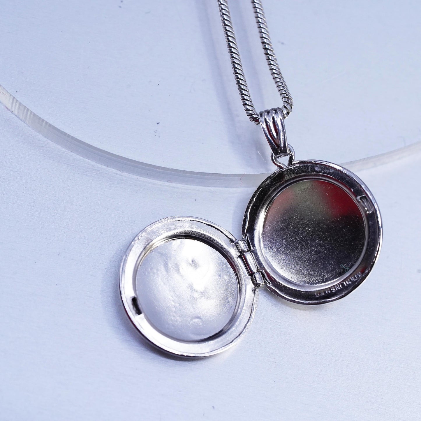 18", Sterling 925 silver snake chain necklace with circle photo locket pendant