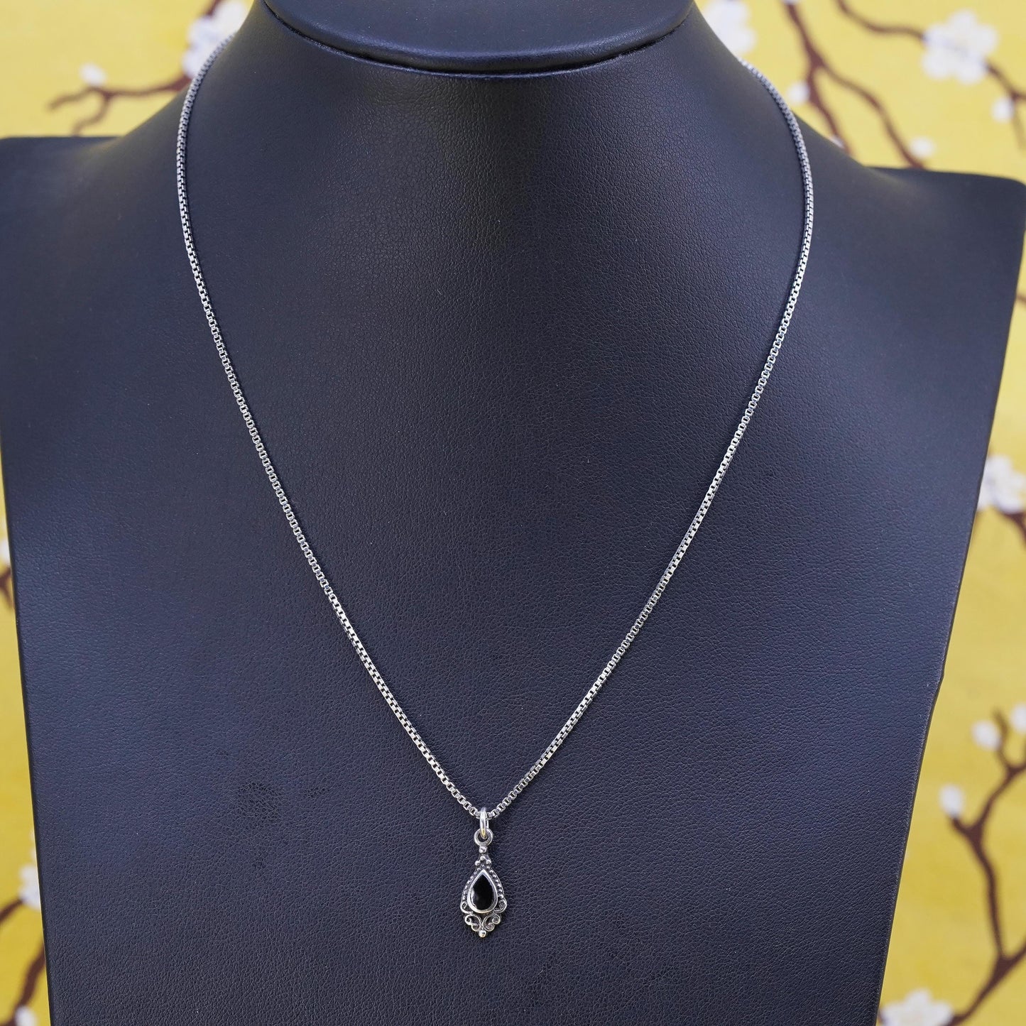 16", vintage Sterling 925 silver box chain necklace with teardrop onyx pendant
