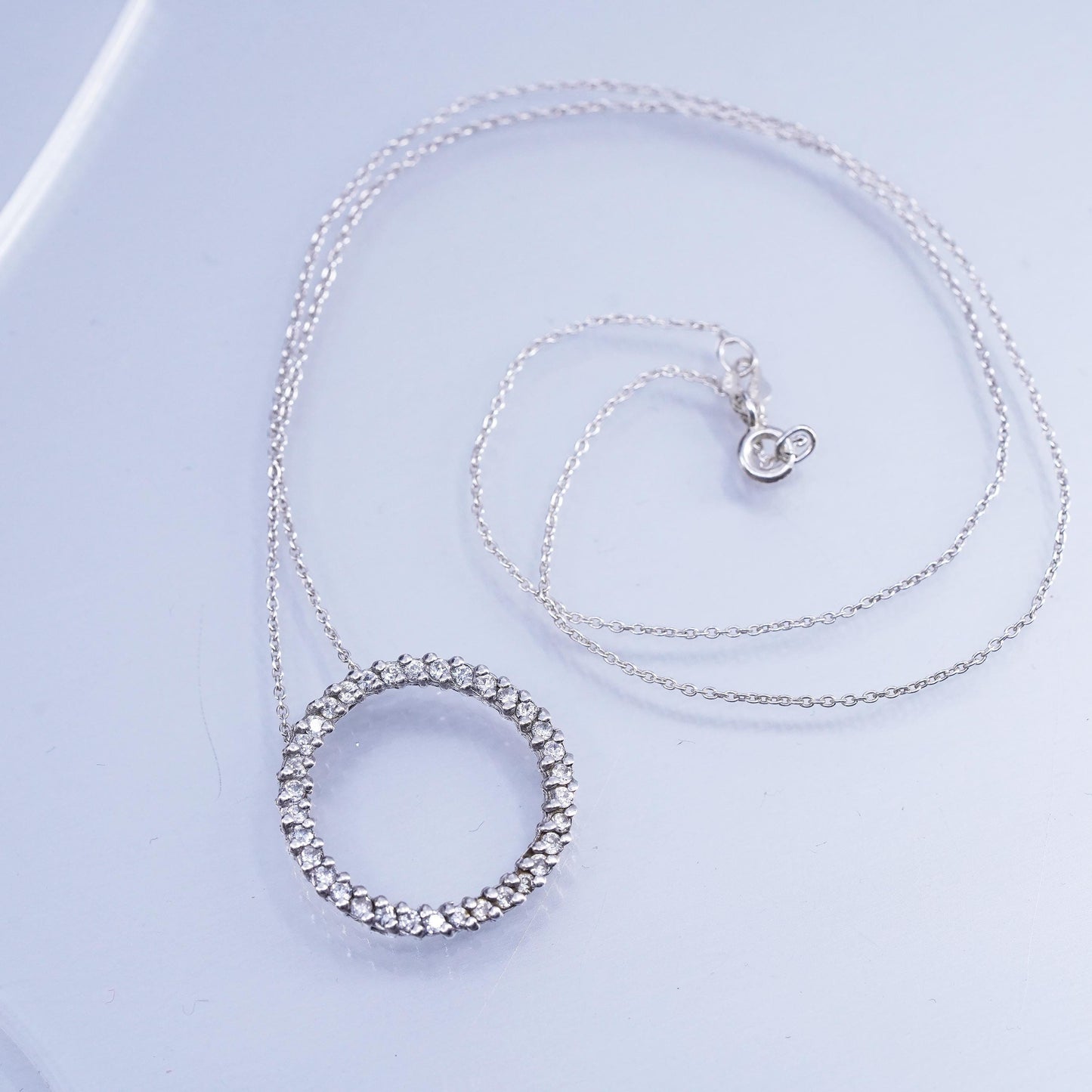 18”, Sterling 925 silver circle pendant necklace with circle pendant and Cz