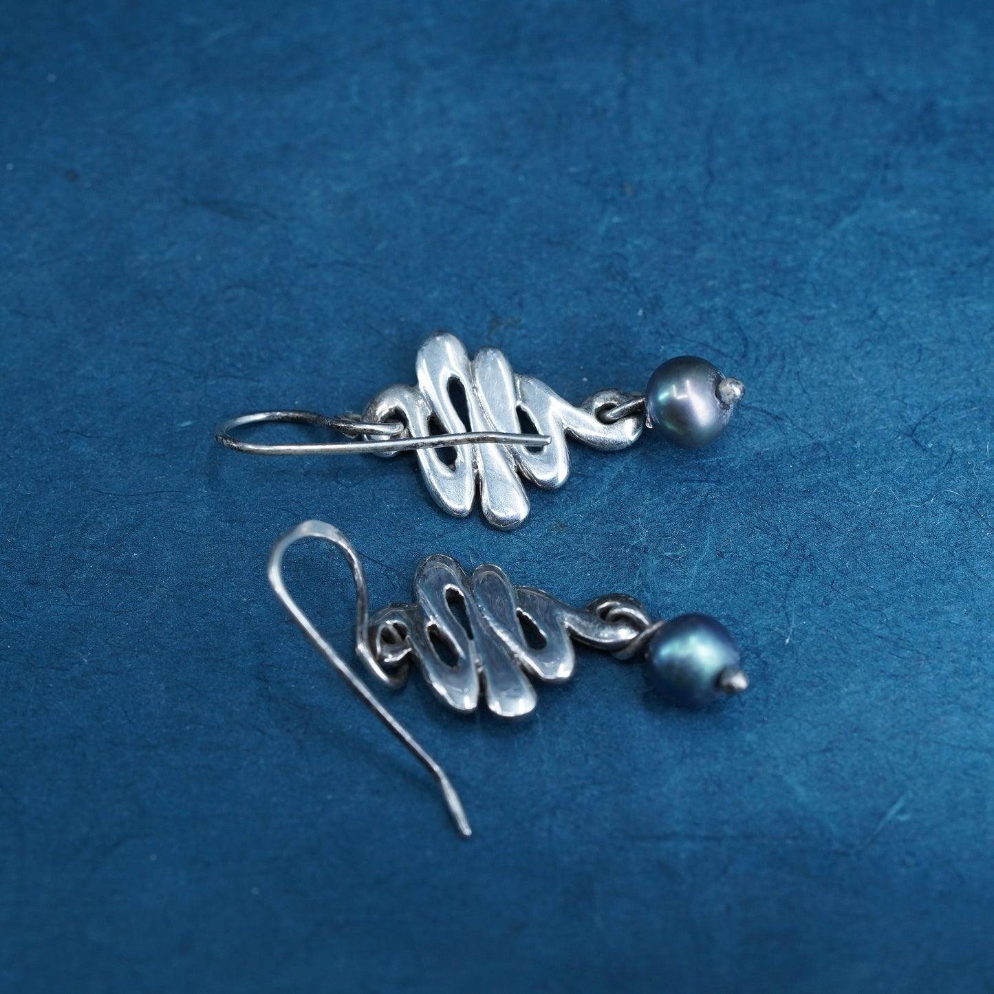 vintage Sterling silver handmade earrings, 925 tornado with black pearl