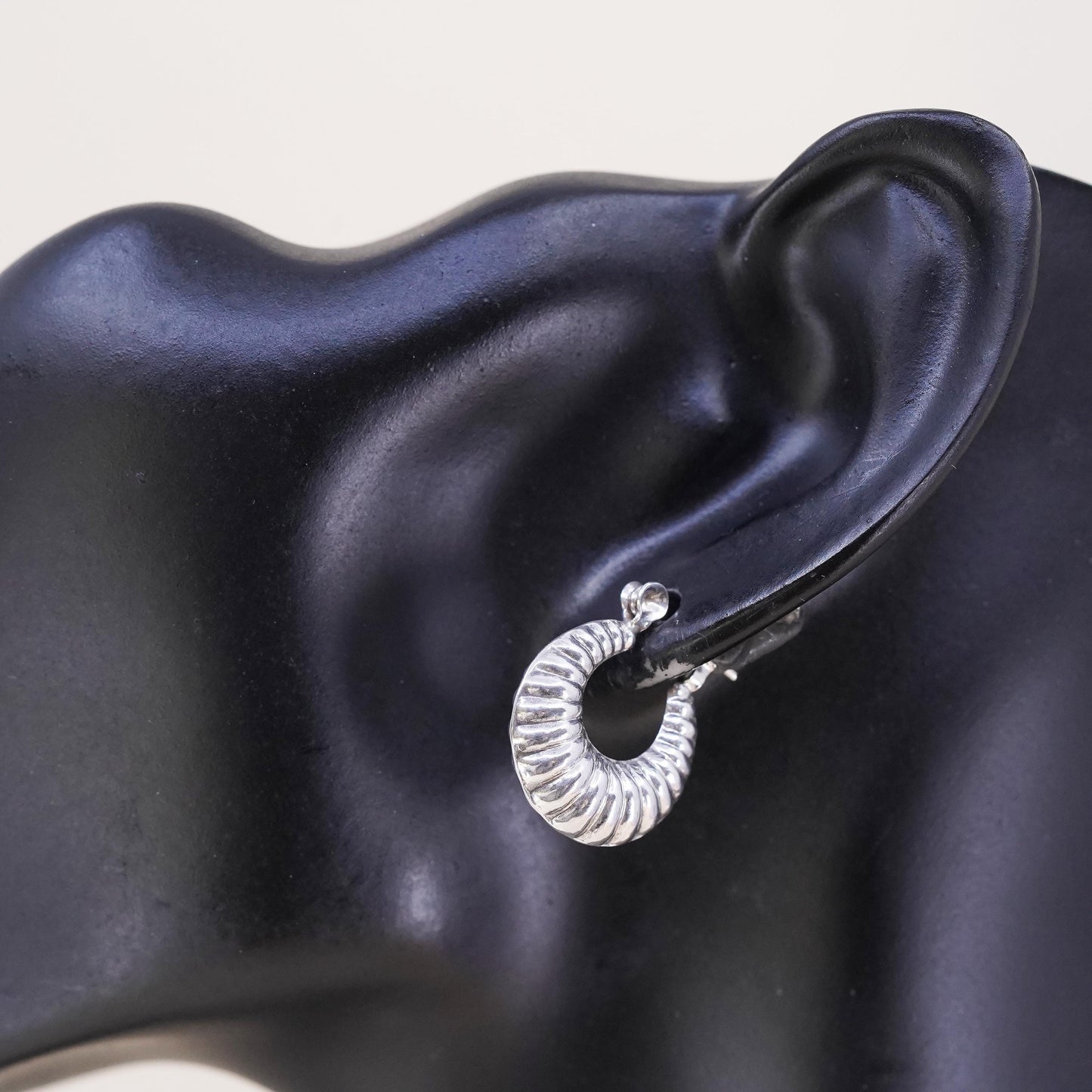 0.75", VTG sterling silver loop single earring, fashion twisted primitive hoop