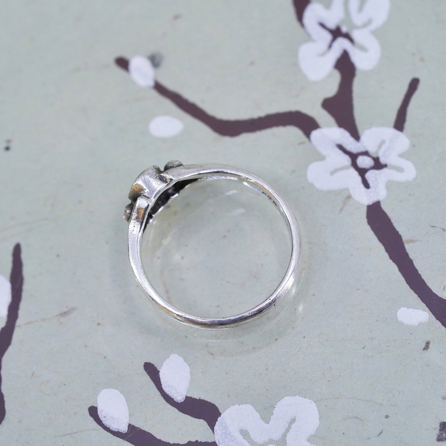Size 6, Vintage sterling 925 silver handmade ring with oval mother of pearl