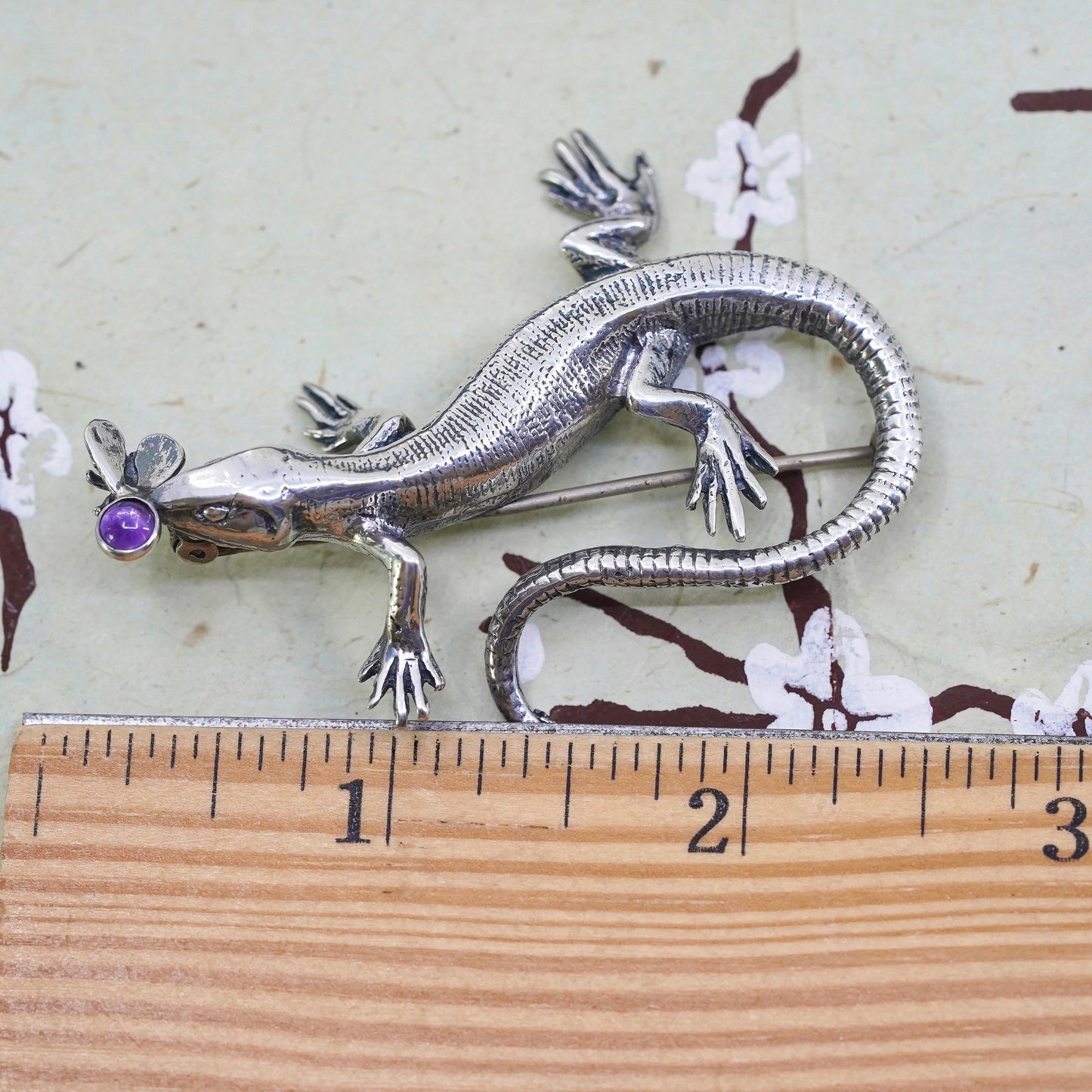 Vintage Sterling silver handmade brooch, 925 lizard with a bug and amethyst