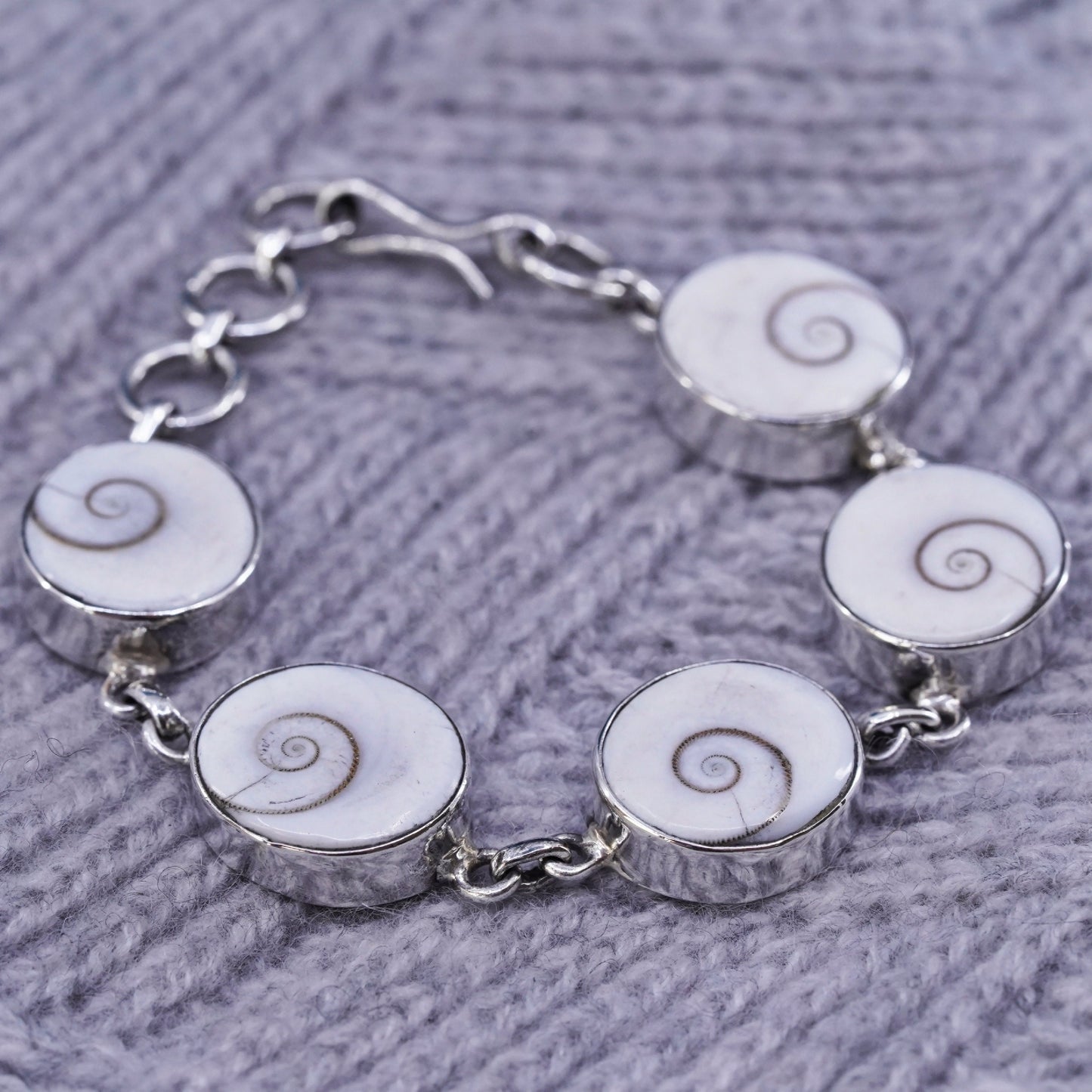 7.5", Sterling Silver Shiva eye | Mexican Jewelry, bracelet fossil shell