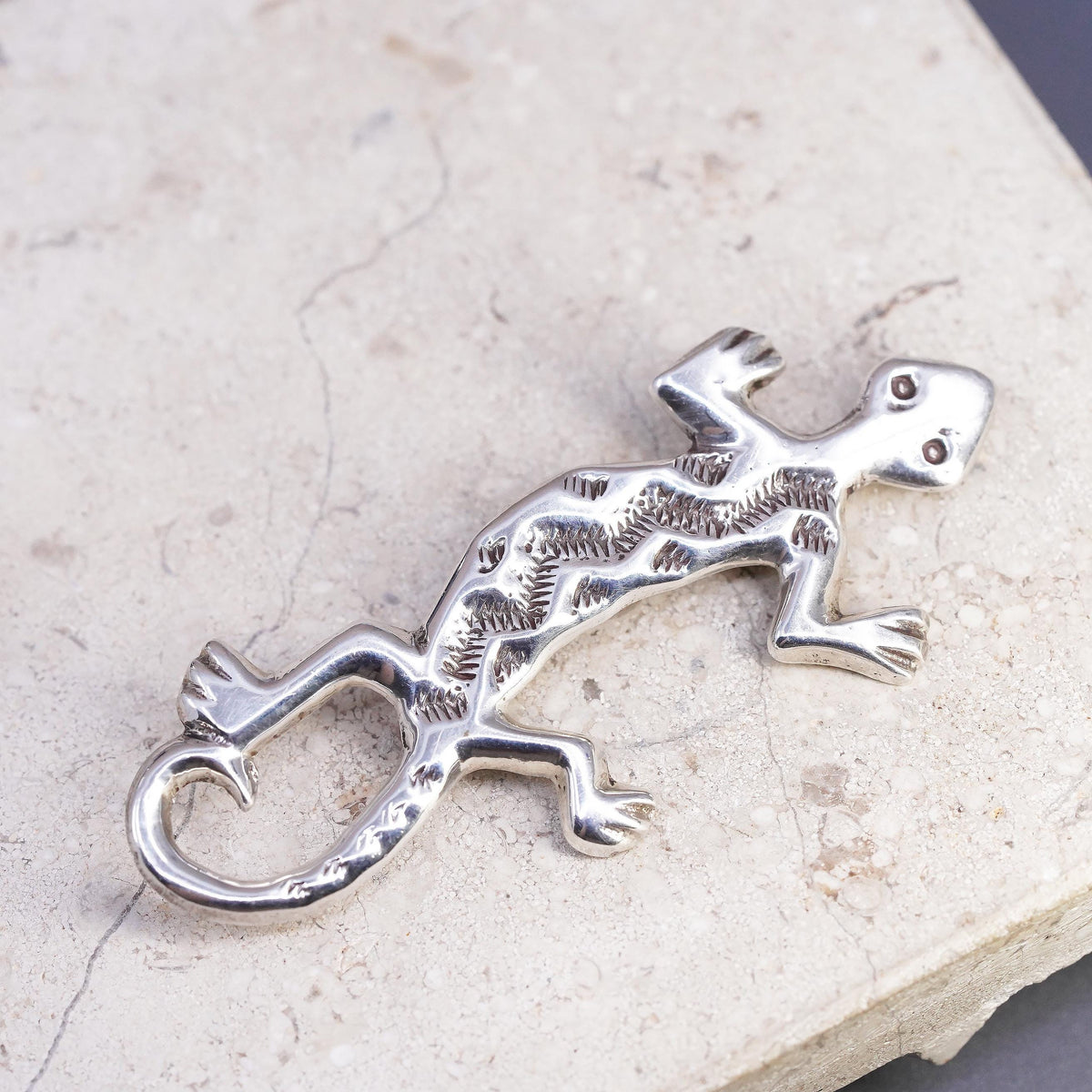 Vintages Native American sterling silver handmade brooch 925 lizard pendant pin
