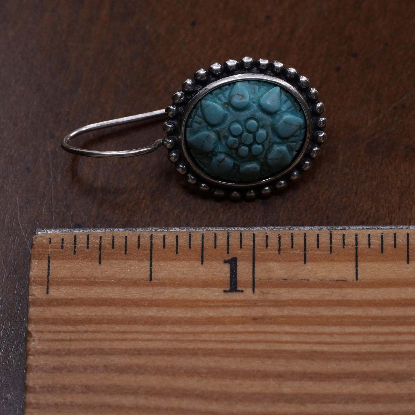 Vintage southwestern sterling 925 silver single earring with carved turquoise