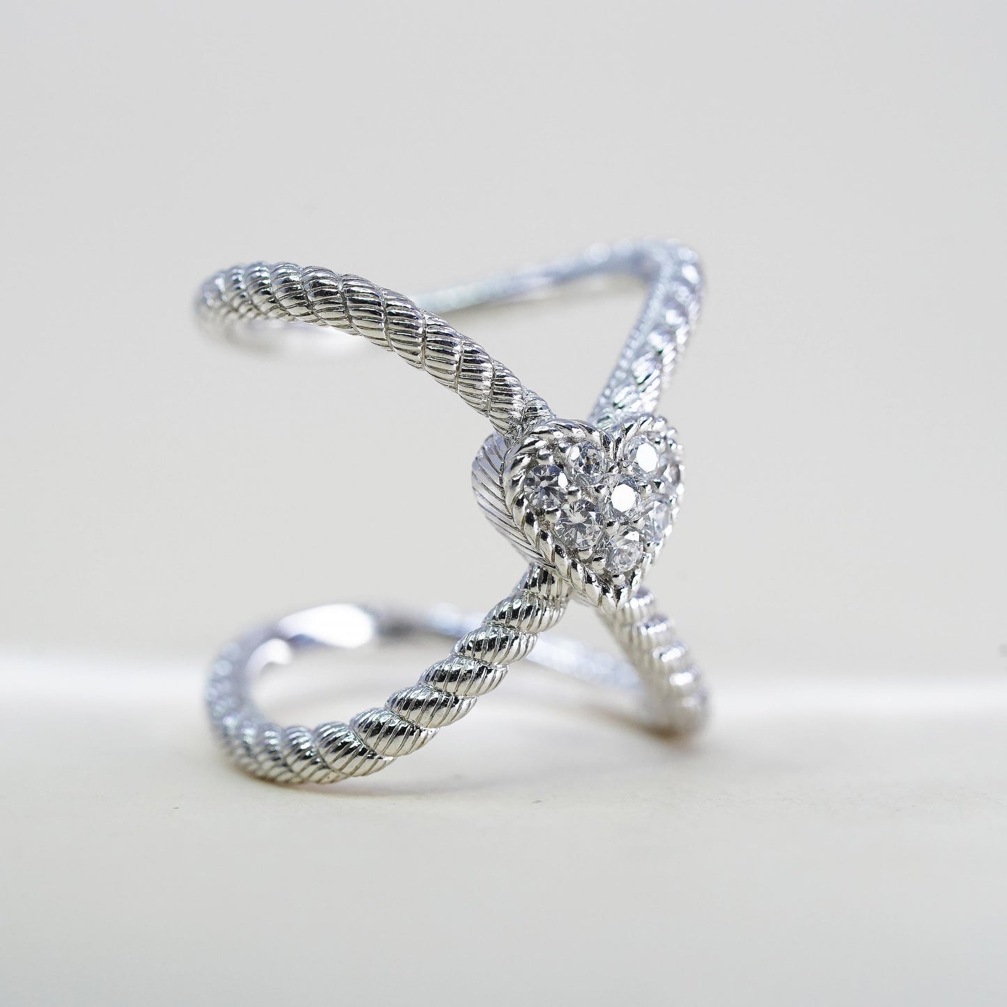 Size 6, VTG Judith Ripka sterling silver Crisscross cable ring, X ring cz heart