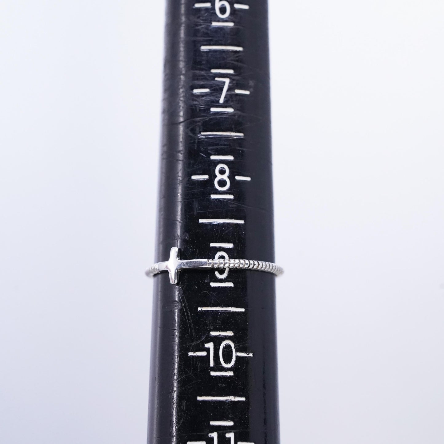 Size 9, vintage southwestern Sterling 925 silver cross ring, stackable band
