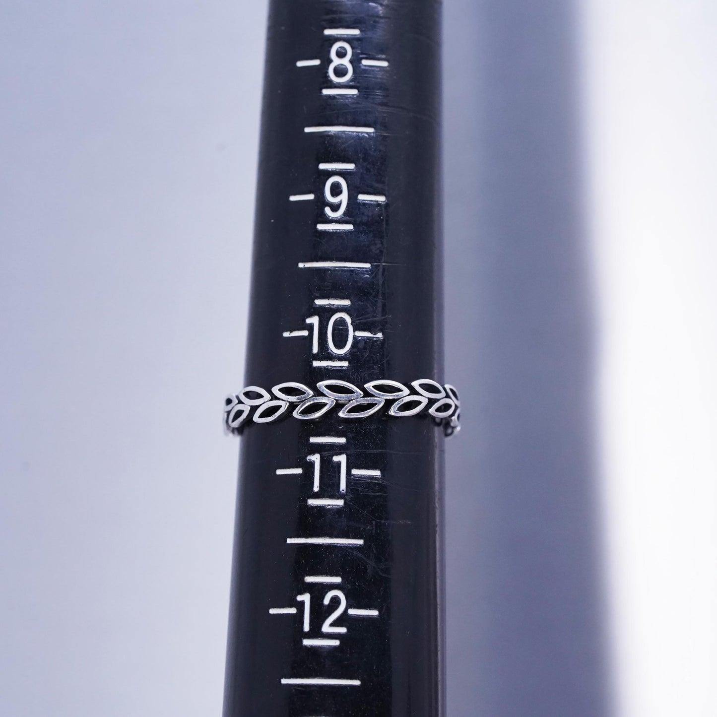 Size 10.5, vintage Sterling 925 silver handmade leaves band ring