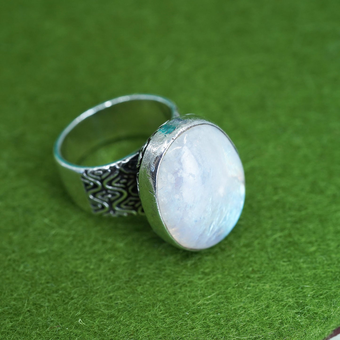 Size 6, vintage designer sterling silver ring, 925 band with oval moonstone