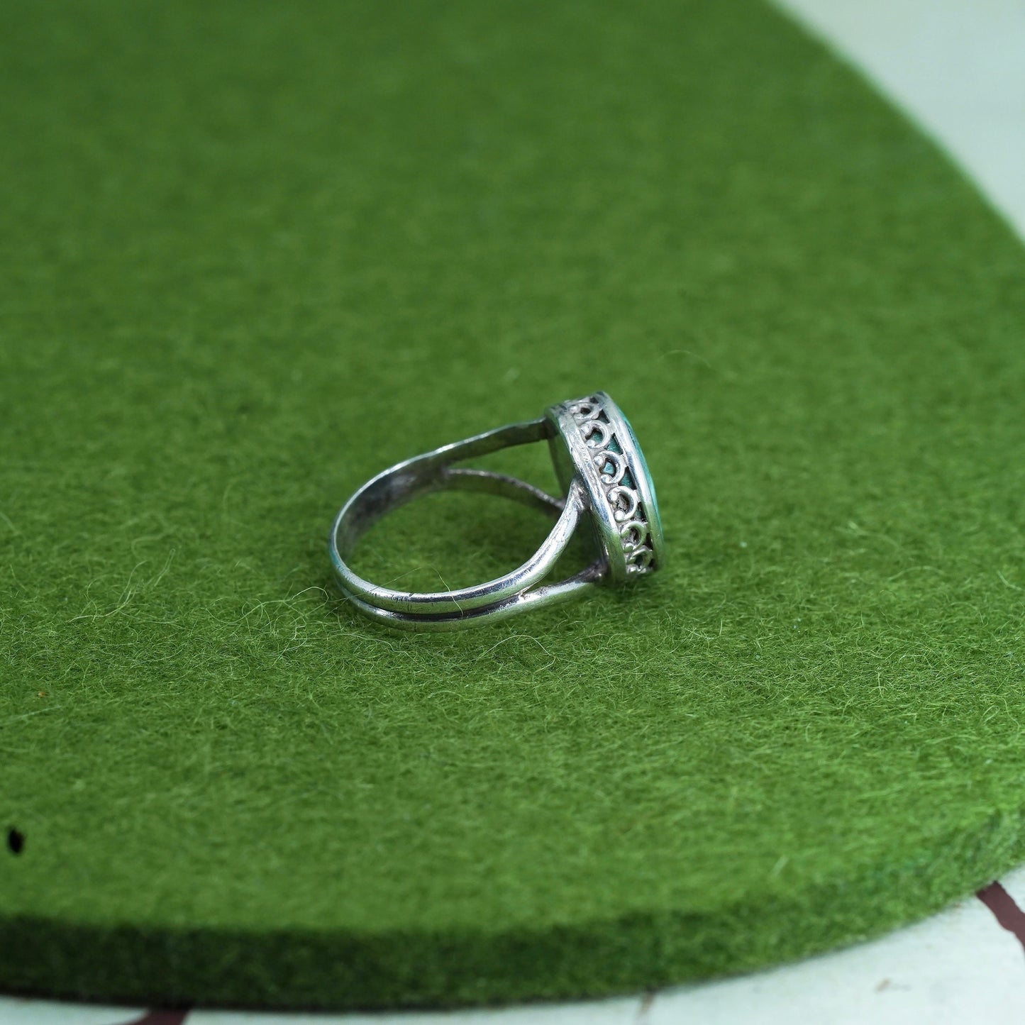 Size 3.25, southwestern Sterling 925 silver handmade ring with malachite