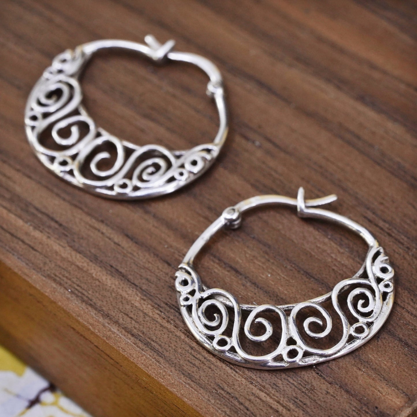 1”, Sterling silver flatten matted filigree swirly hoop earrings, 925 huggie