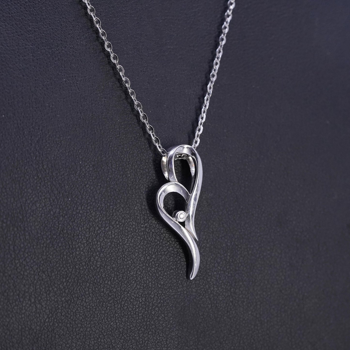 18", vintage Sterling 925 silver flatten circle necklace diamond heart pendants