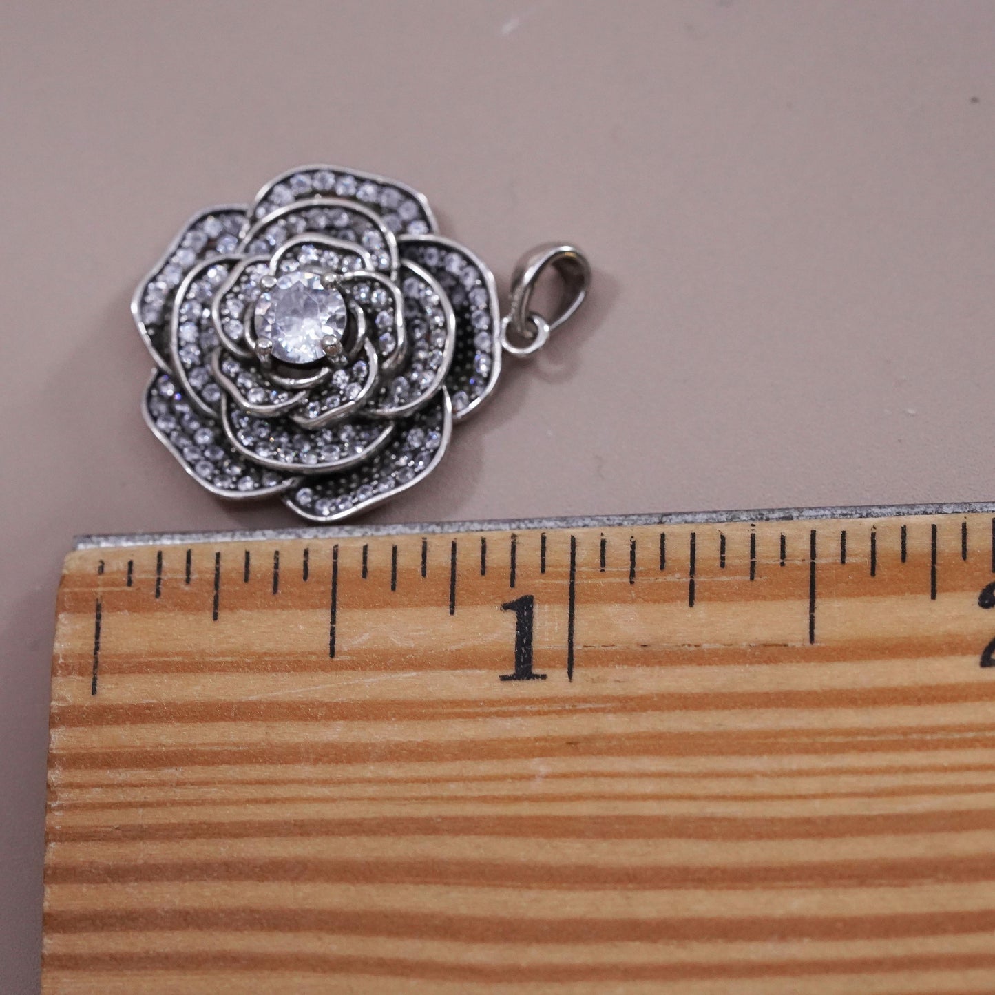 Vintage sterling silver handmade pendant, 925 flower circle with cluster cz