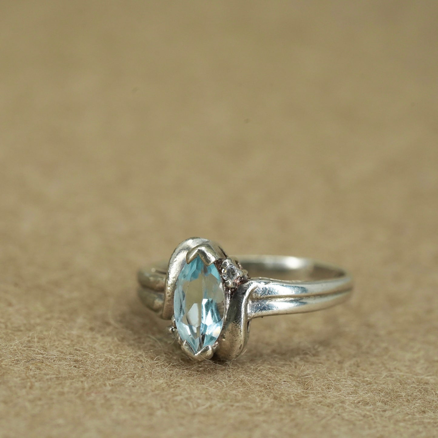 Size 7, vintage Sterling 925 silver handmade filigree ring with blue crystal