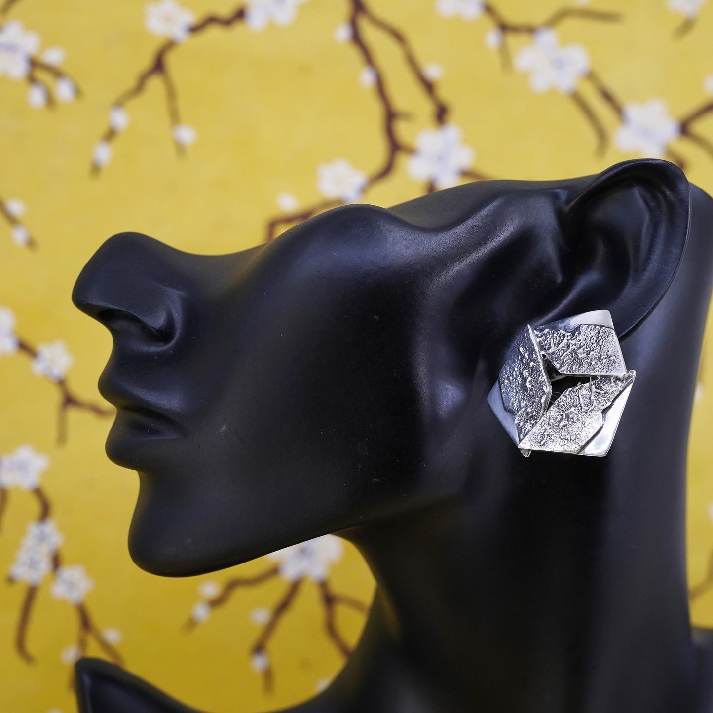 Vintage New York Kenneth Cole textured Sterling 925 Silver Studs Earrings