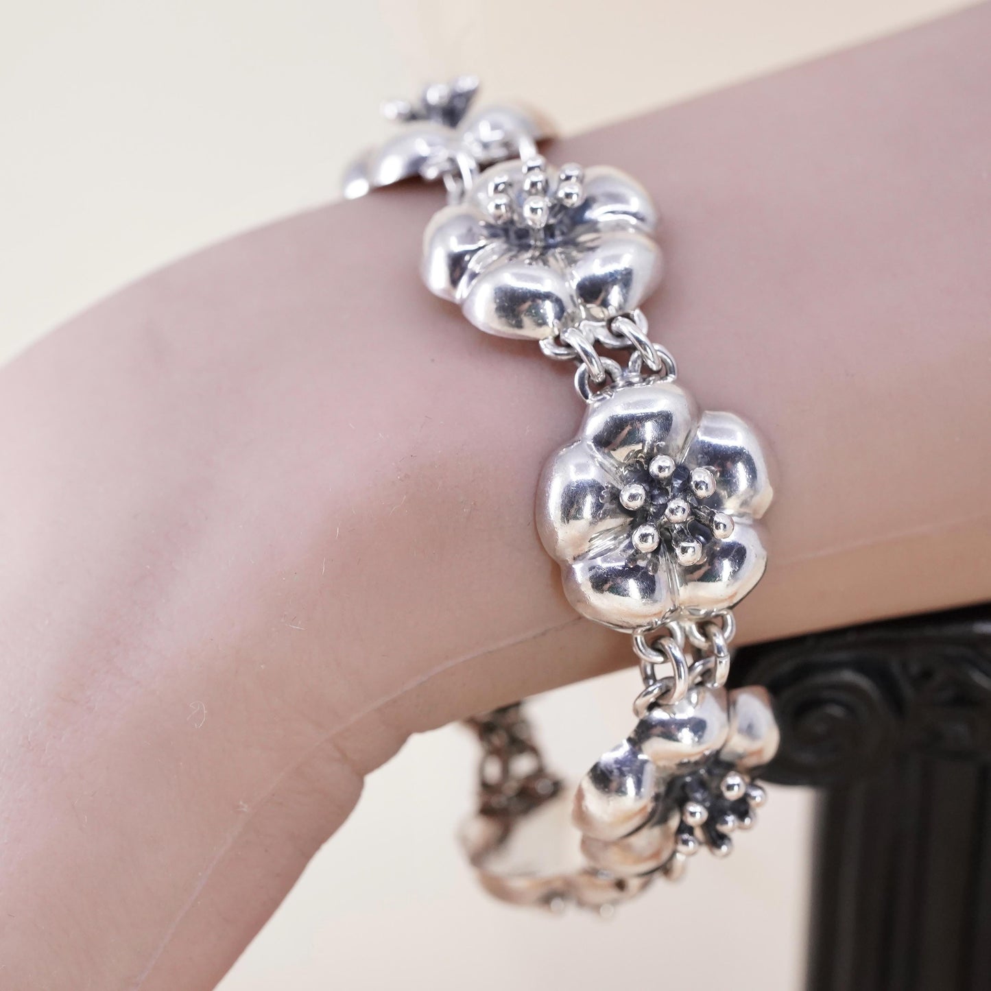 7", VTG Mexican JRI sterling silver bracelet, cherry blossom flower link chain