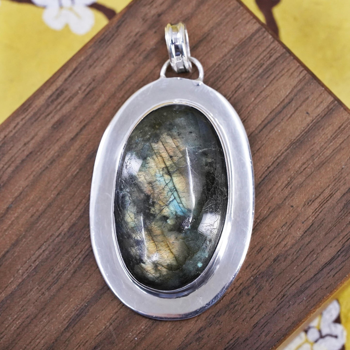 Vintage Sterling 925 silver handmade huge pendant with oval labradorite