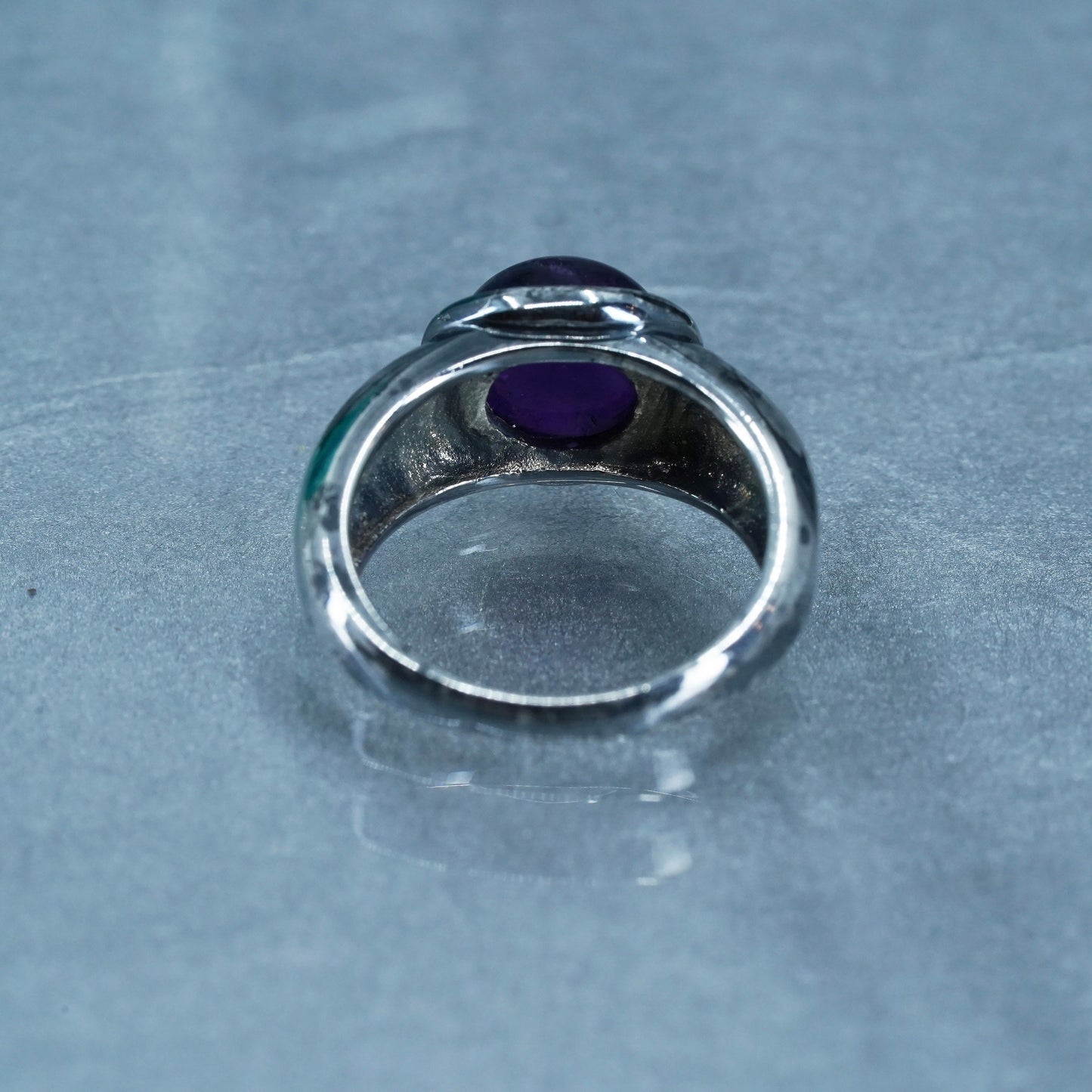 Size 8, vintage Sterling 925 silver handmade band ring with amethyst