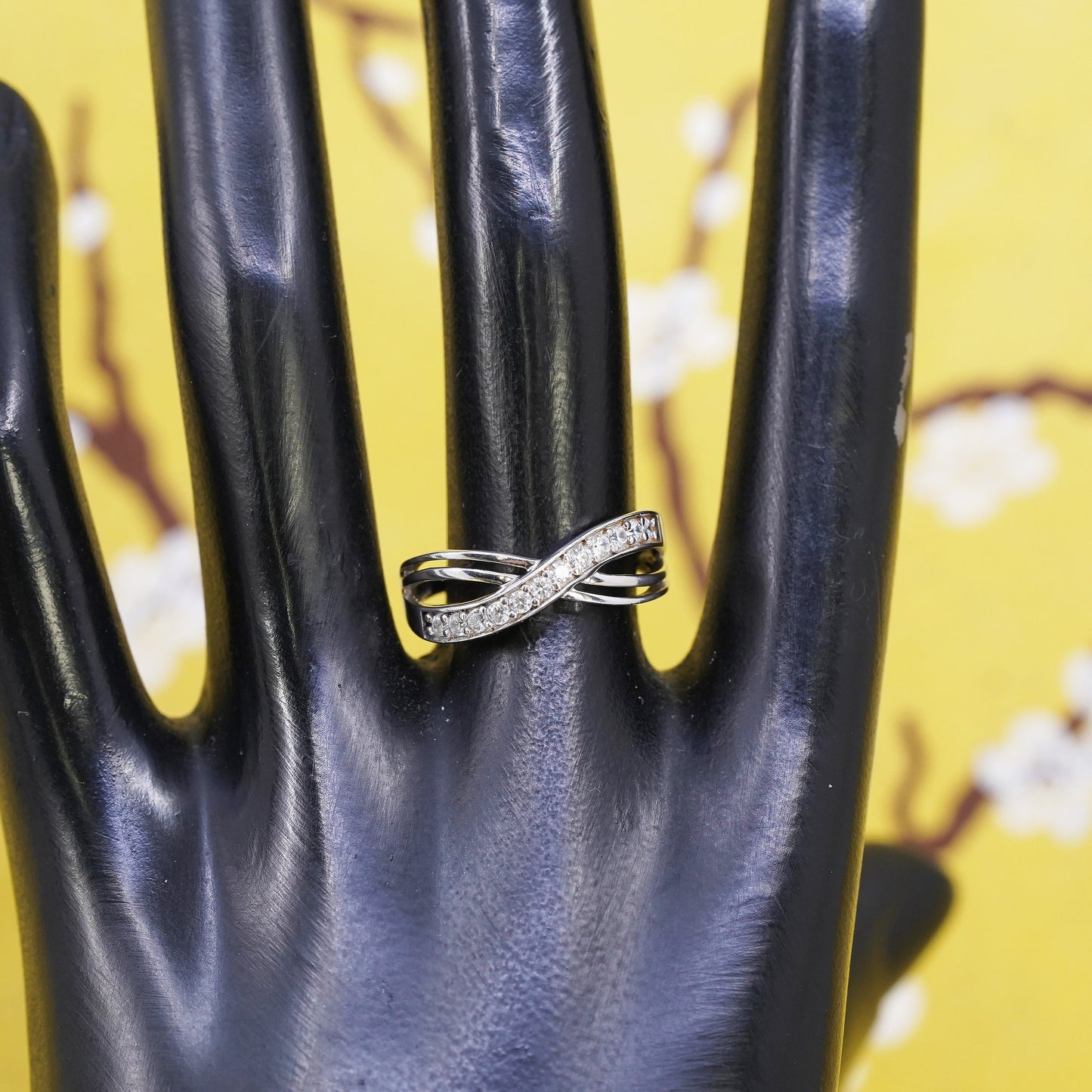 Size 7, vintage Sterling silver handmade ring, 925 wavy band with cz