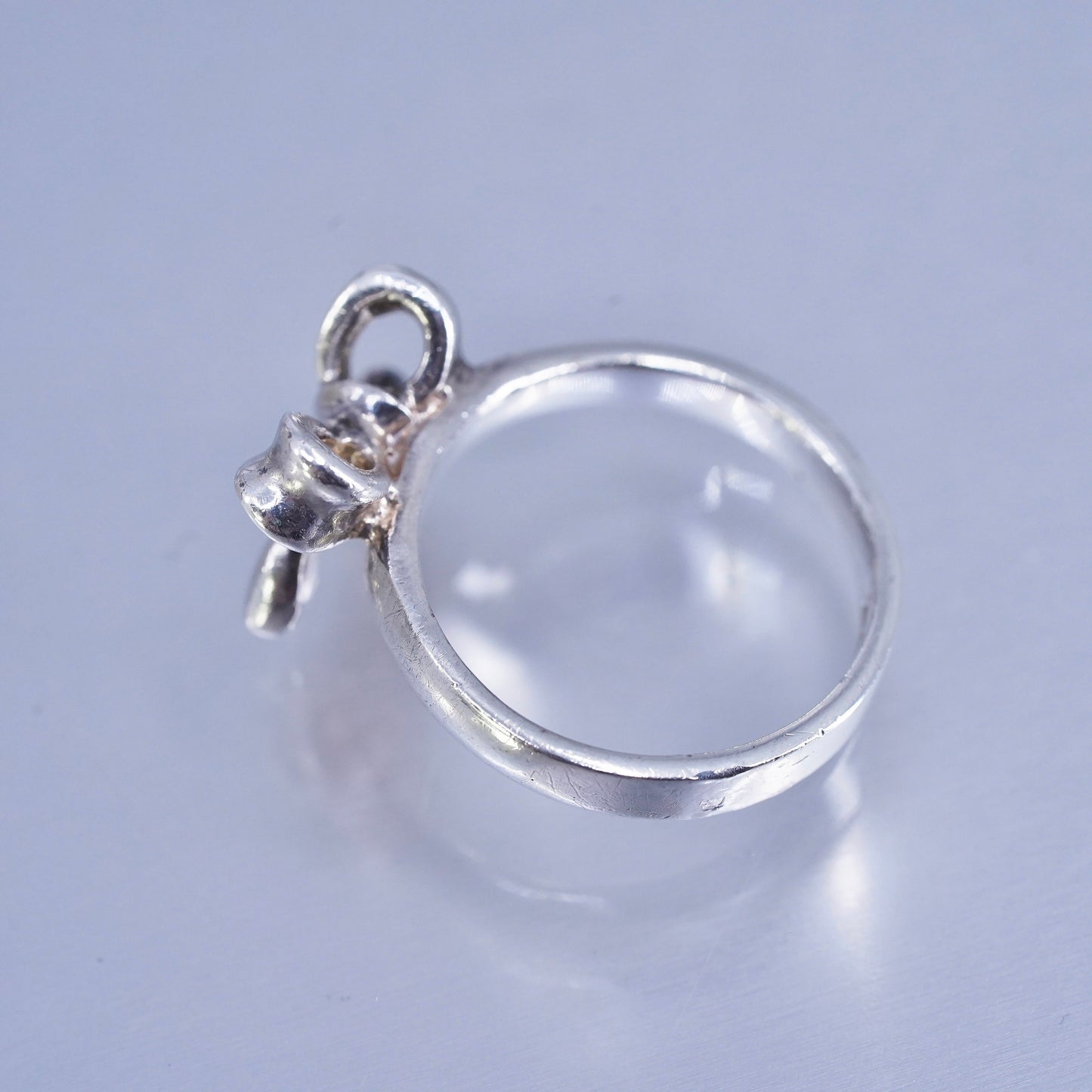 Size 4.25, vintage fashionable Sterling 925 silver ribbon ring