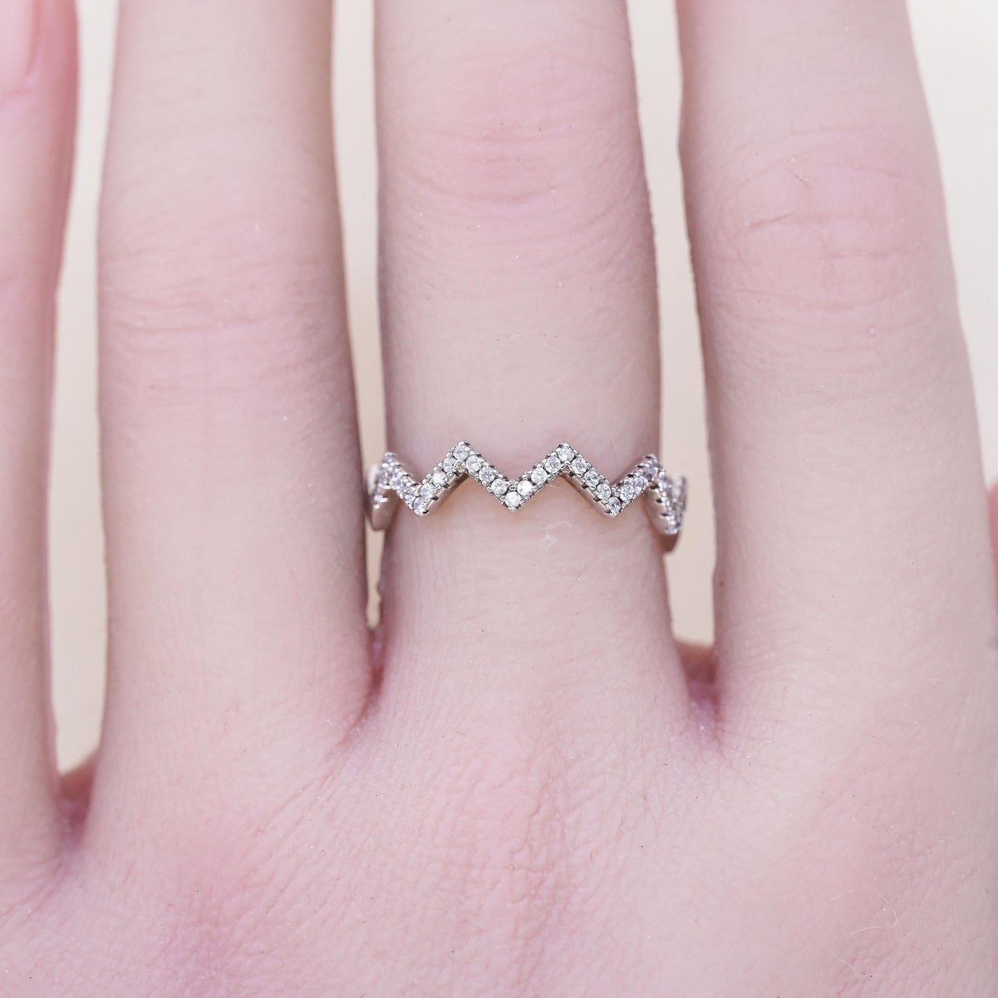 Size 7, Vintage Sterling silver engagement ring, 925 zigzag band w/ cluster Cz