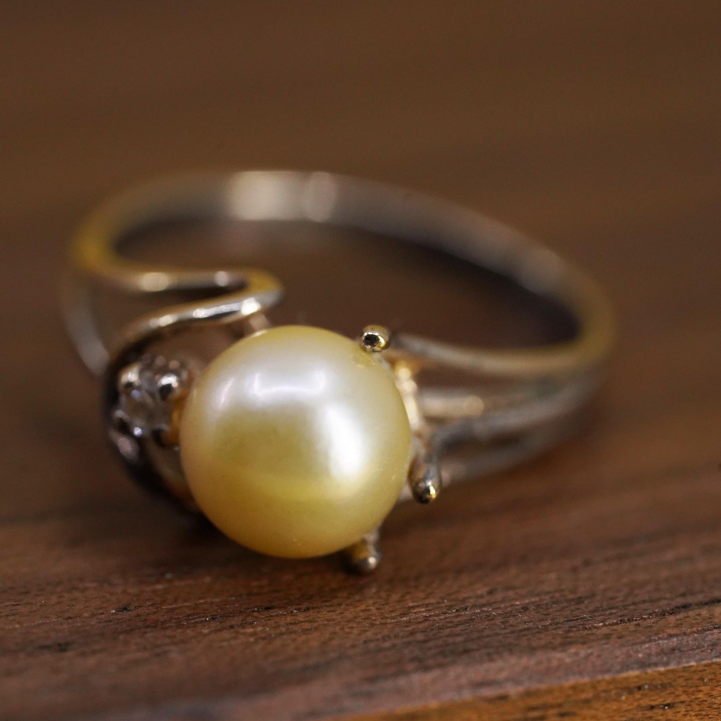 Size 6, vintage 1960s gold plated Sterling 925 silver handmade ring faux pearl
