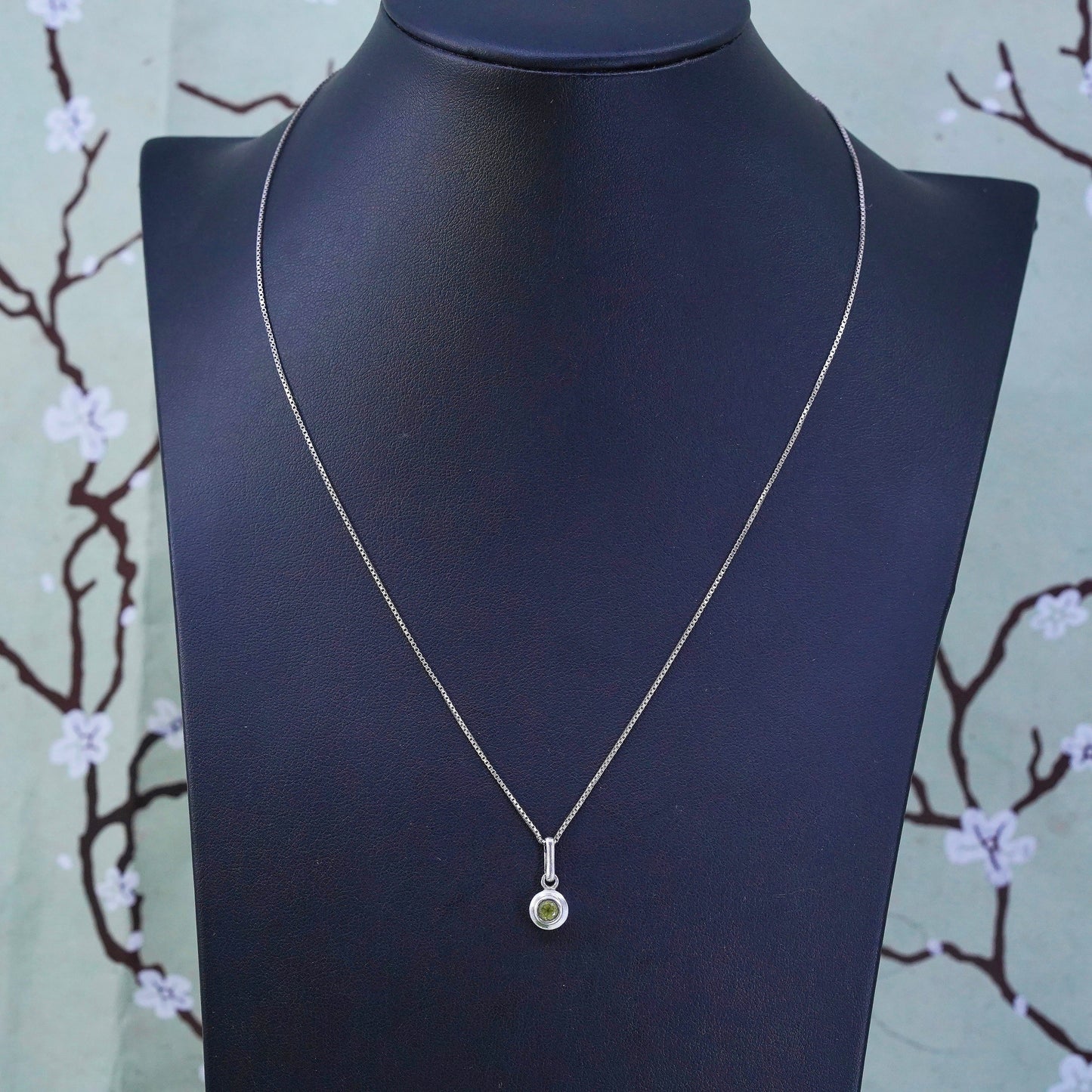 18”, handmade necklace, sterling silver 925 box chain with peridot pendant