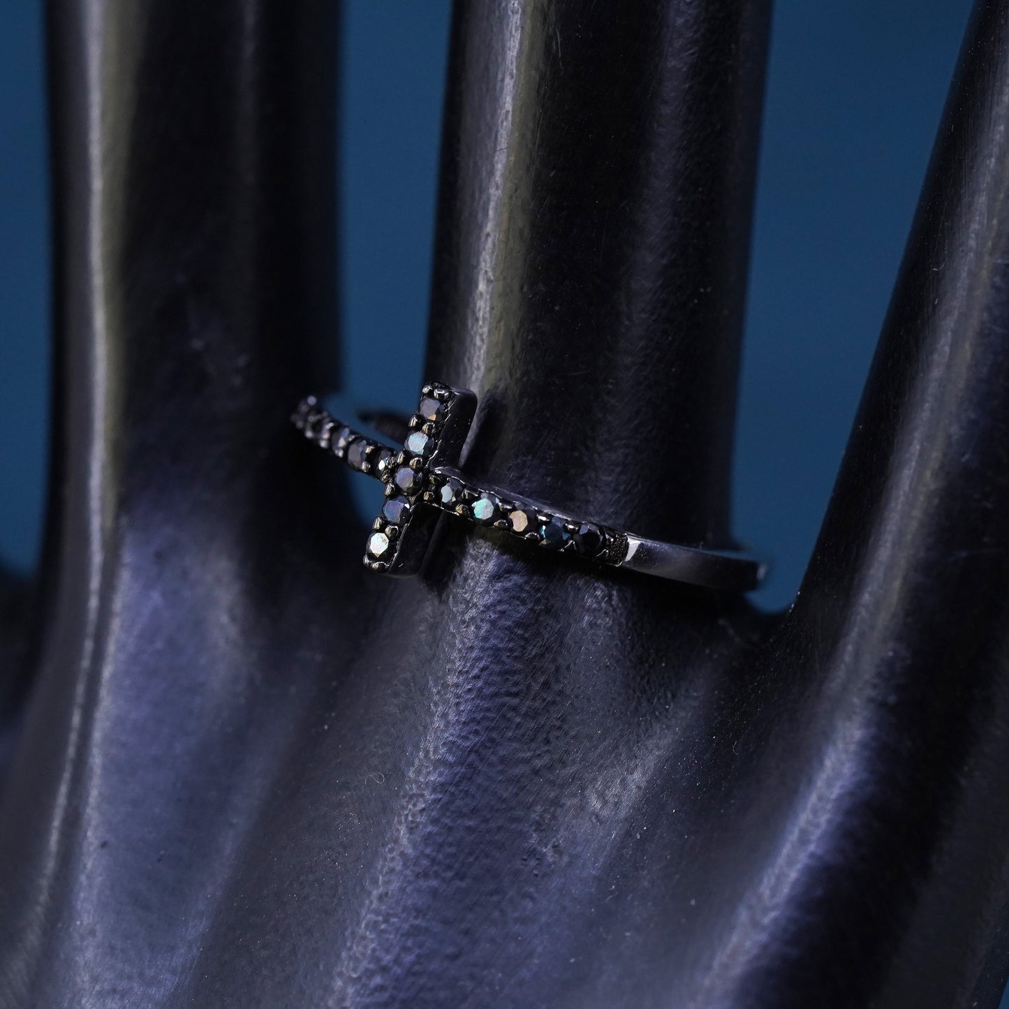 Size 9, vintage Sterling 925 silver cross ring with cluster black spinels