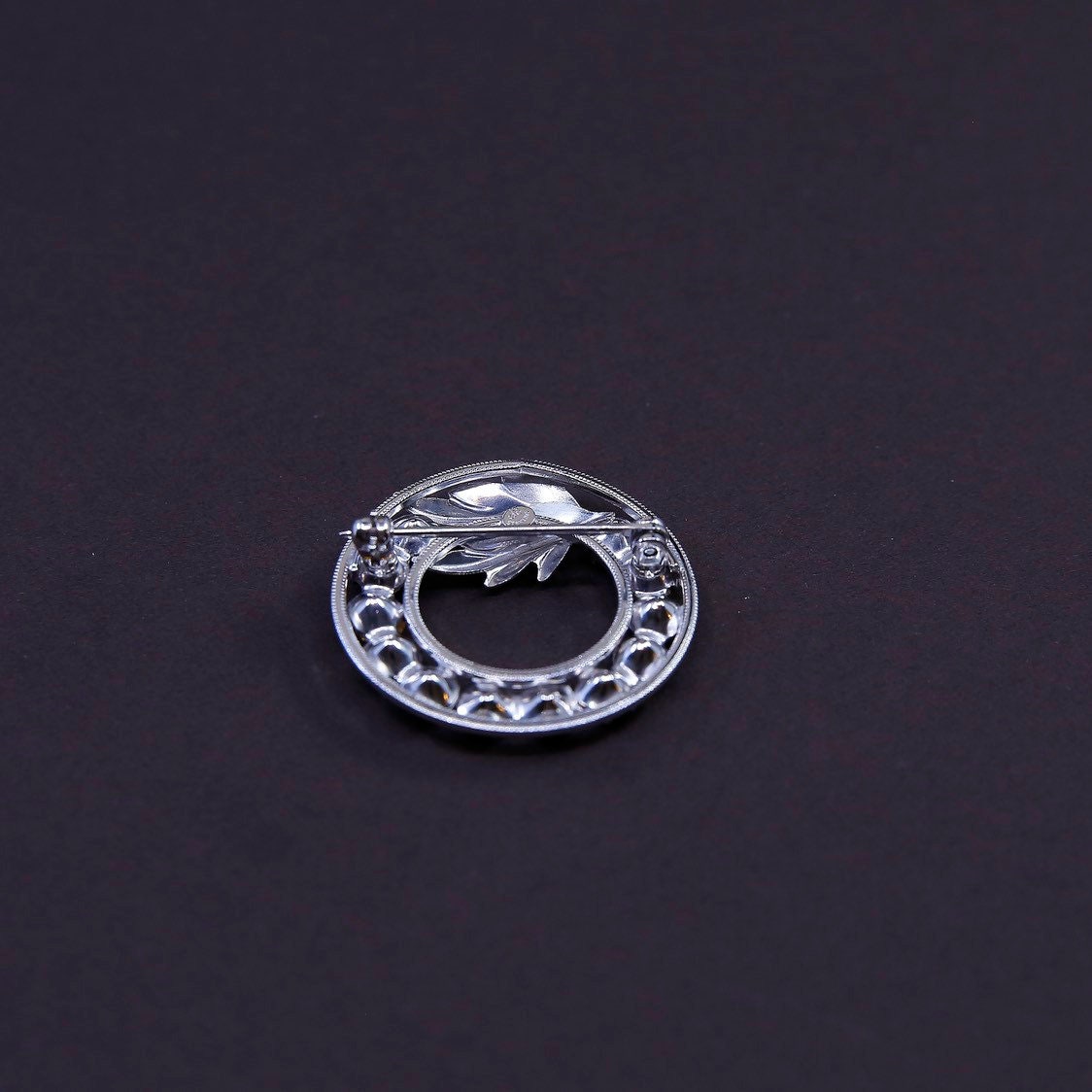 Vintage sterling 925 silver flower circle brooch with crystal and leaves