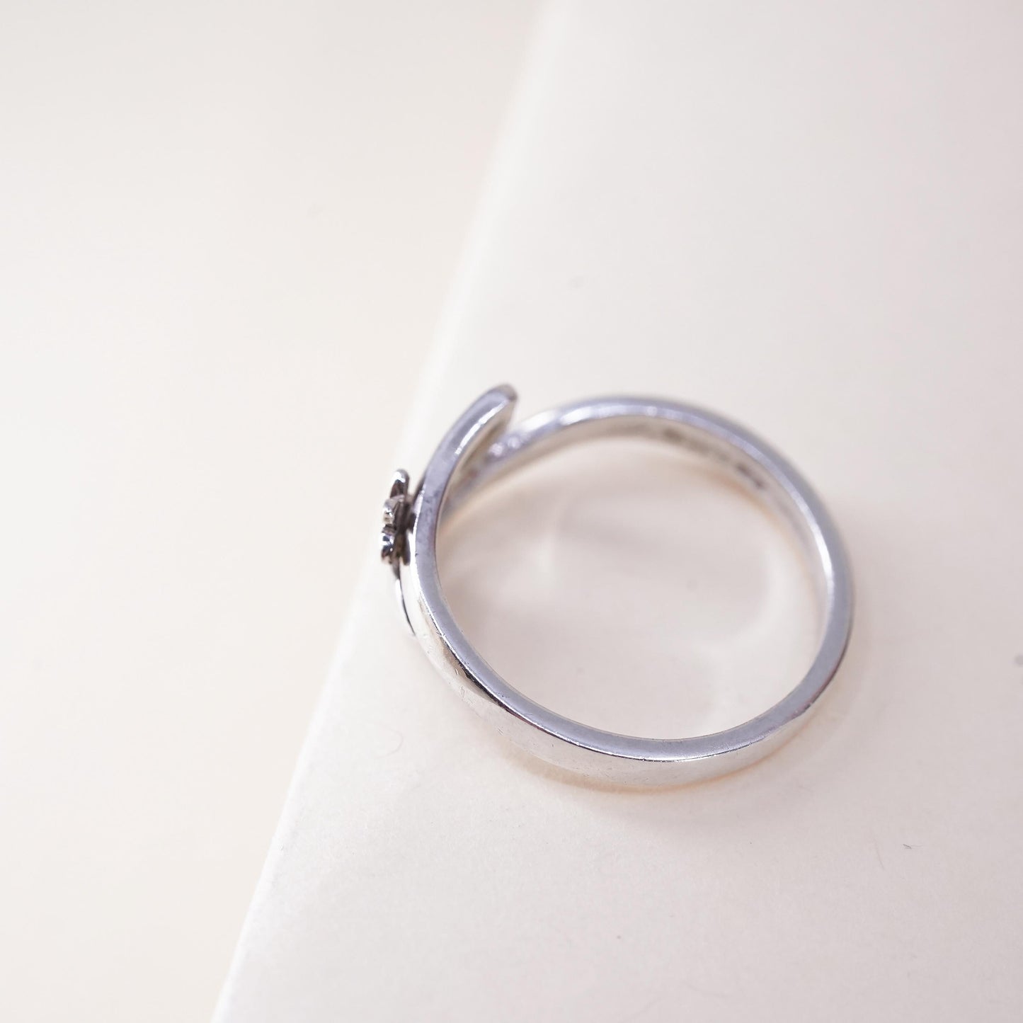 Size 8, vintage European Sterling silver handmade ring, 925 flower