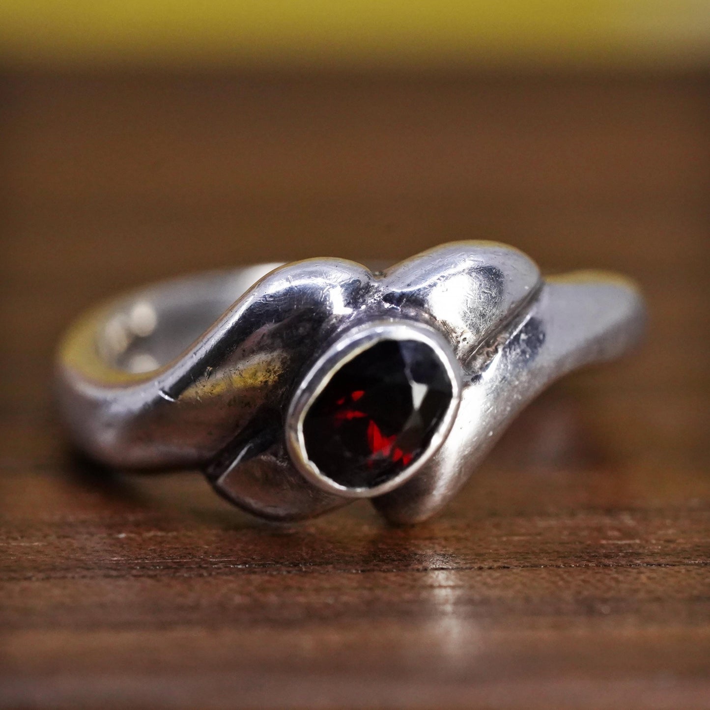 Size 6, vintage Sterling 925 silver handmade ring with oval garnet