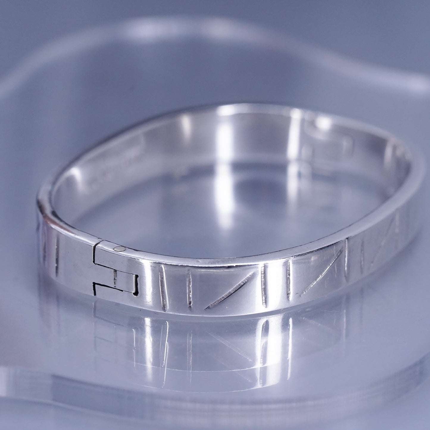 7”, Vintage Mexican Sterling 925 silver handmade bracelet, hinged bangle