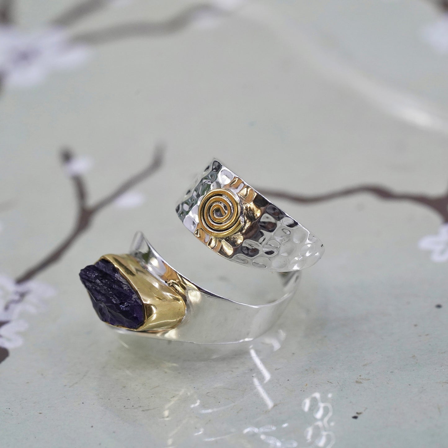 Size adjustable, VTG two tone sterling 925 silver wrap band ring with amethyst