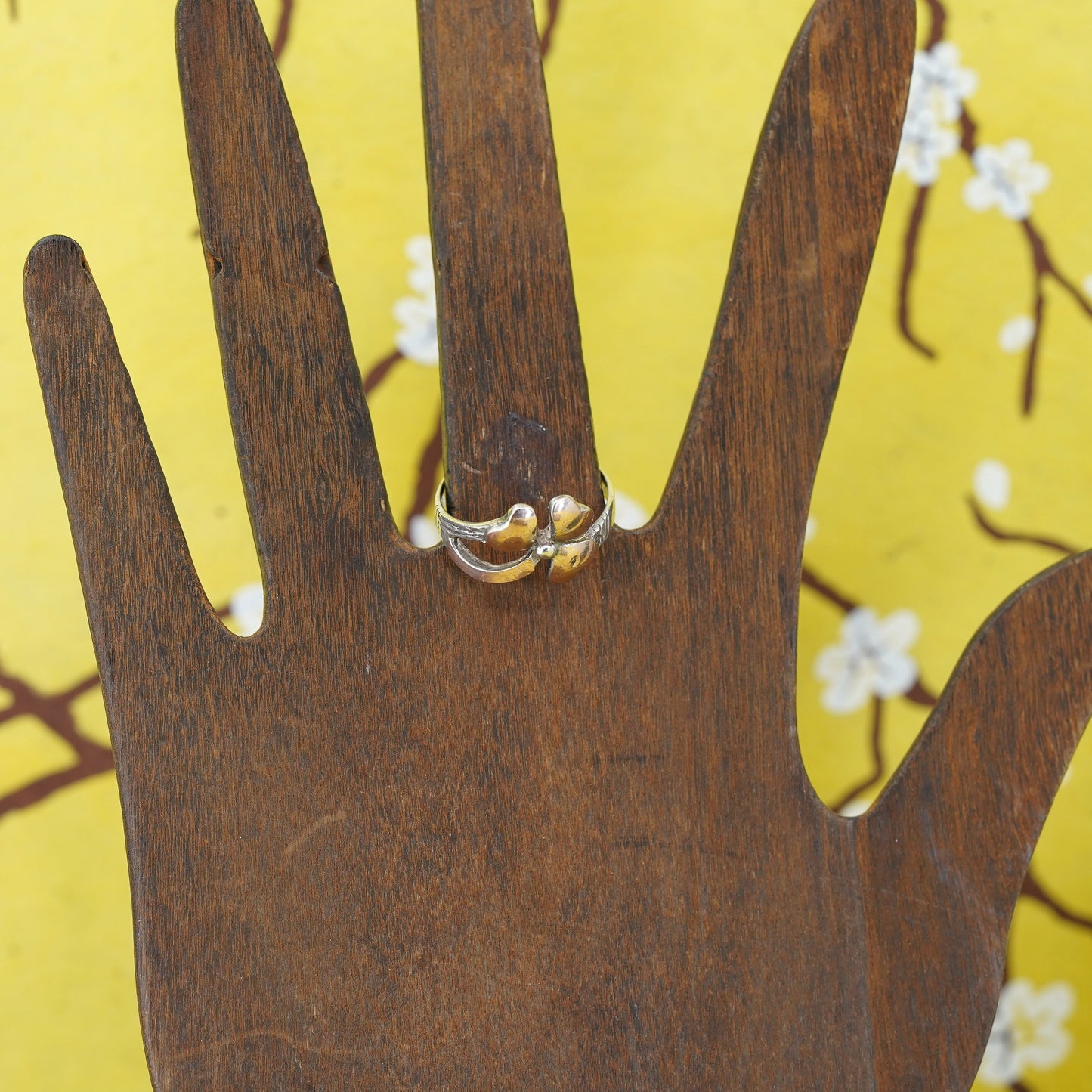 Size 8.5, vintage Sterling 925 silver brass clover flower ring