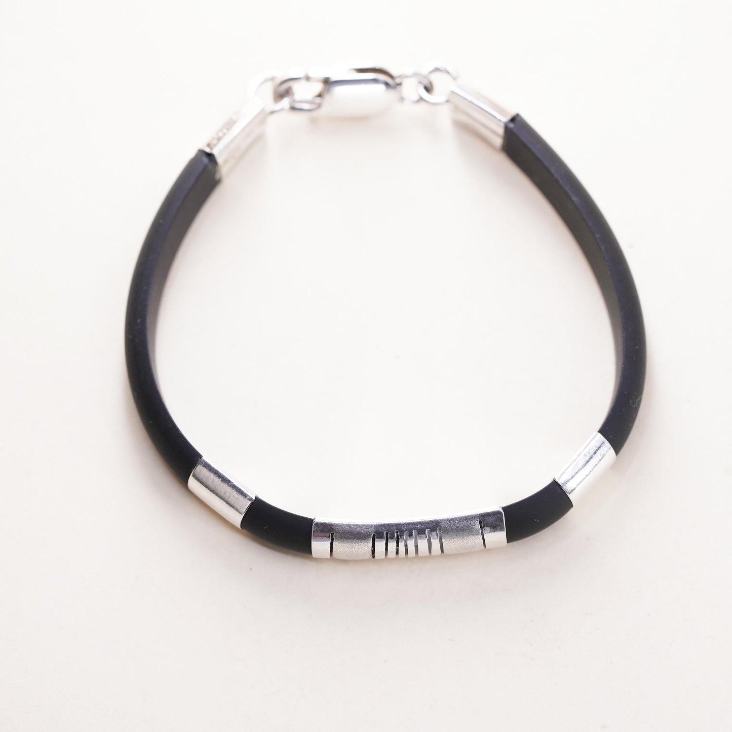 5.5", Vintage black rubber chain with sterling 925 silver bar