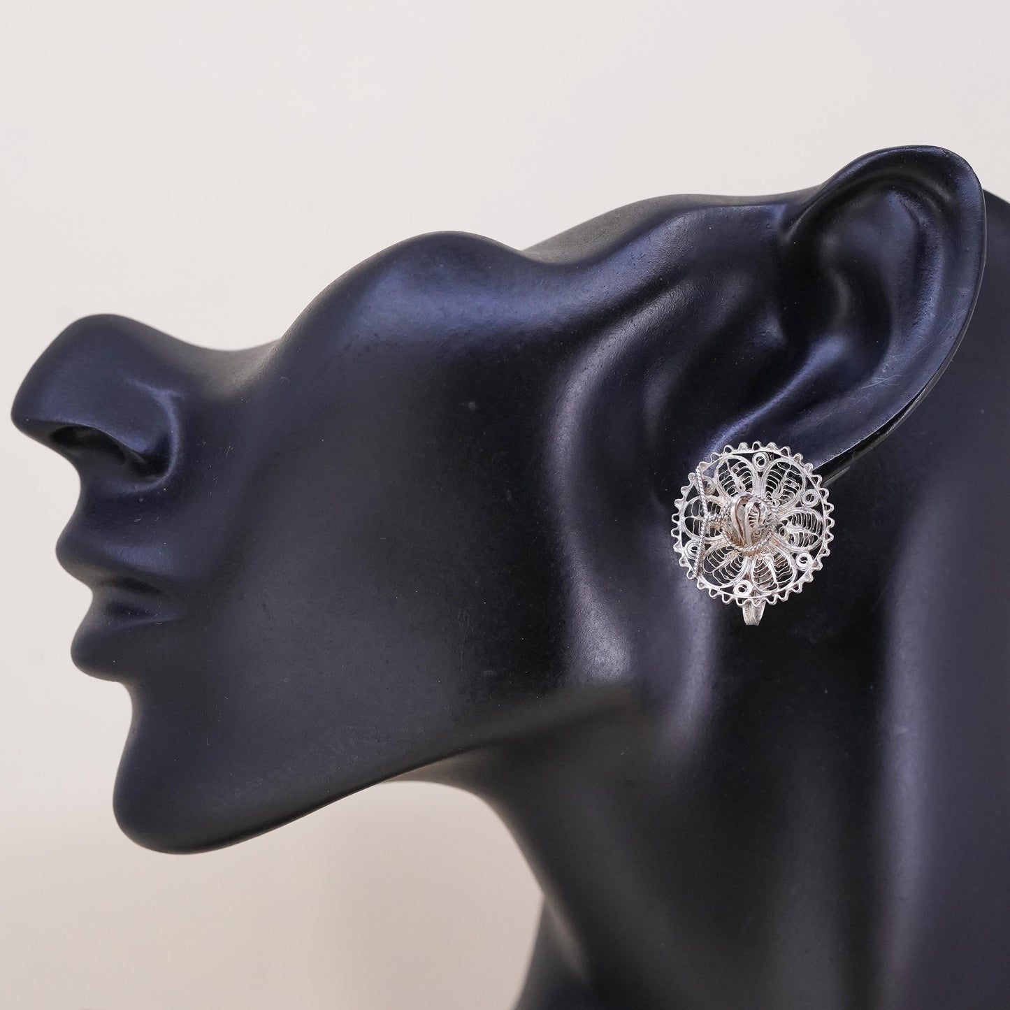 Mexican sterling silver single earring, 925 filigree sombrero hat screw back