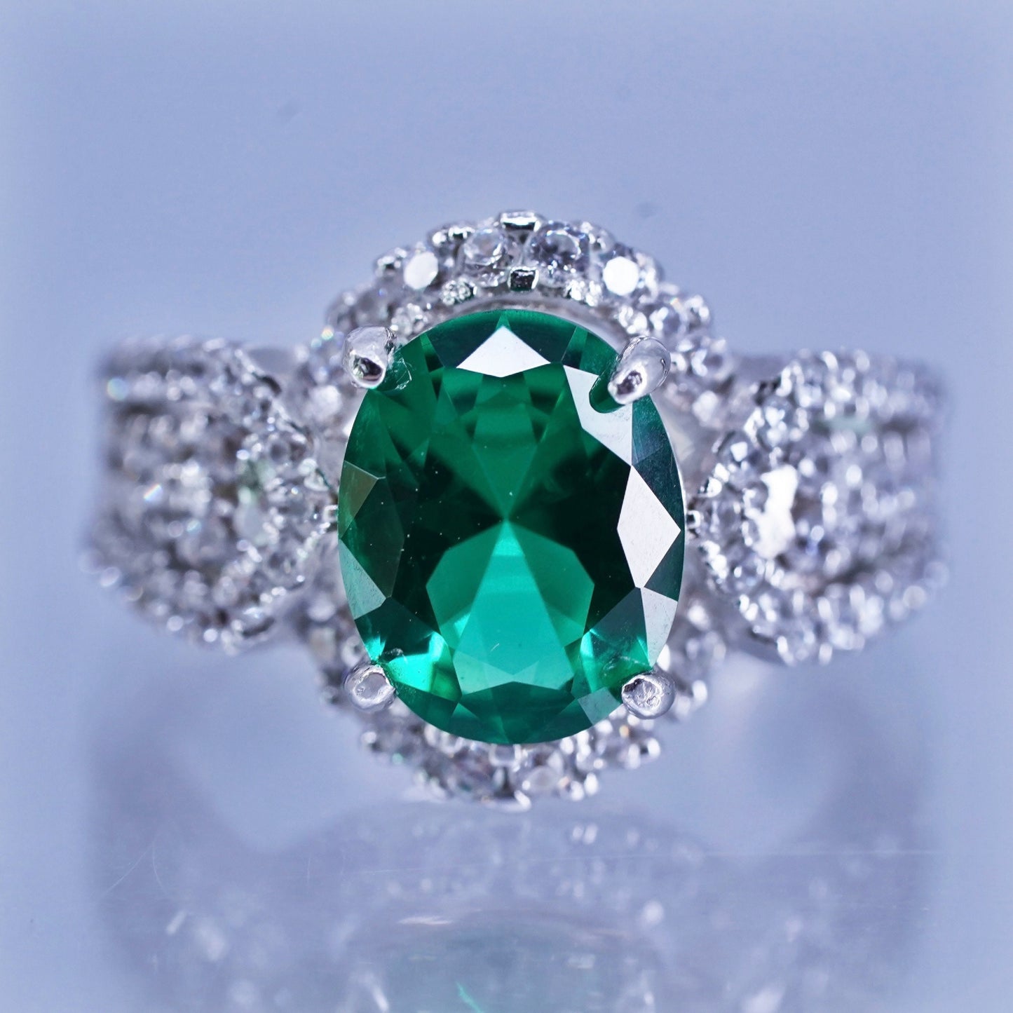 Size 6, vintage Sterling 925 silver handmade ring with emerald and cz around