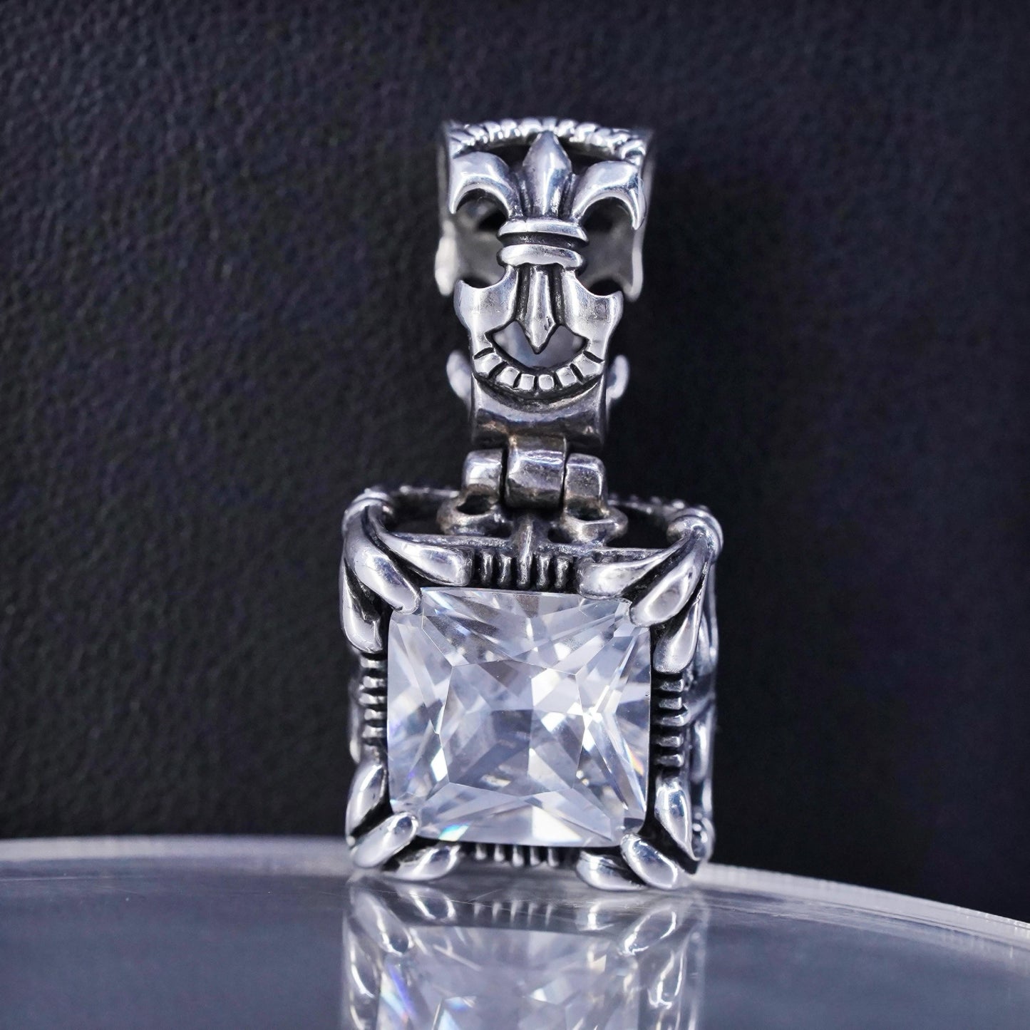silpada Sterling 925 silver S0979 Uptown Cubic Zirconia fleur-de-lis Pendant