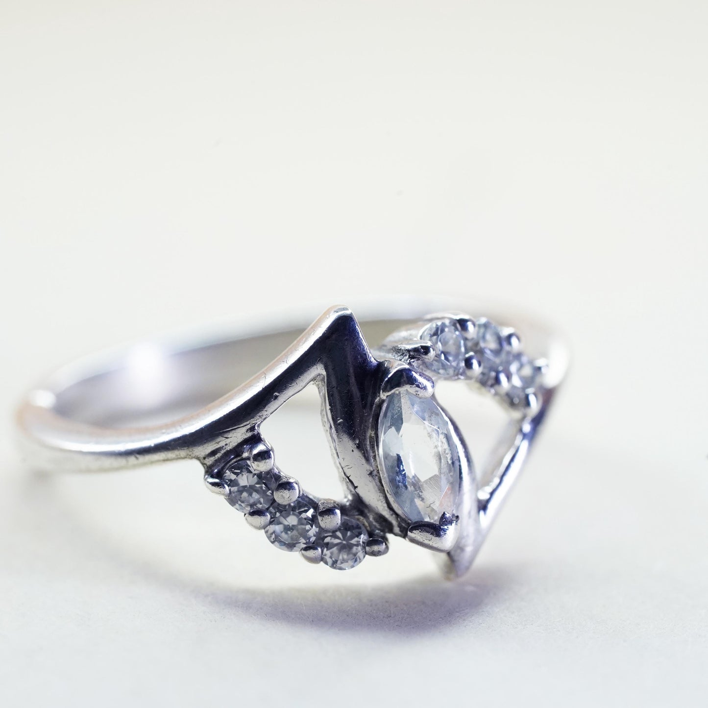 Size 7, vintage sterling 925 silver ring with CZ, stackable band