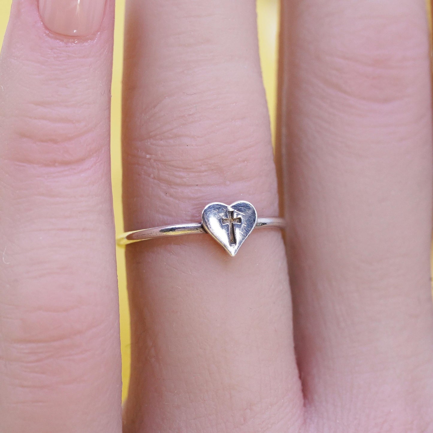 Size 5.75, VTG sterling silver handmade ring, heart 925 stackable band cross