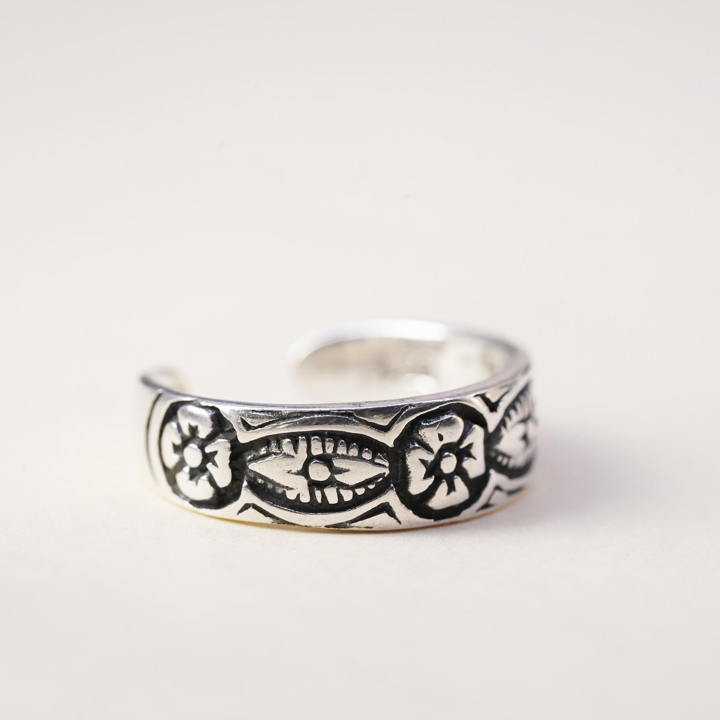 Size 2.75, vintage Sterling silver handmade ring, 925 filigree band with flower
