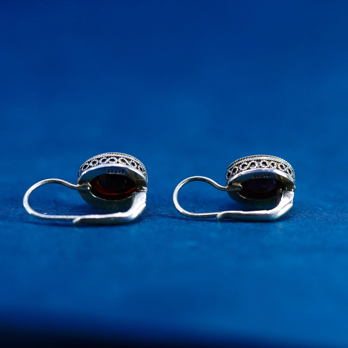 Vintage Sterling Silver 925 garnet Earrings with filigree Details