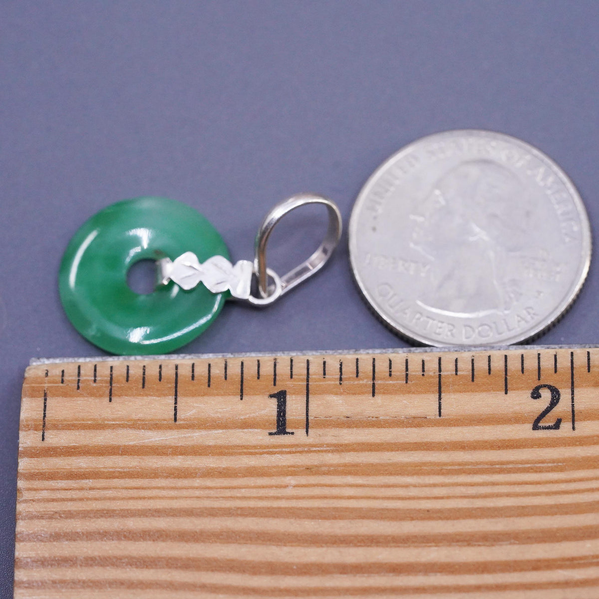 Vintage Sterling silver handmade pendant, 925 circle with jade