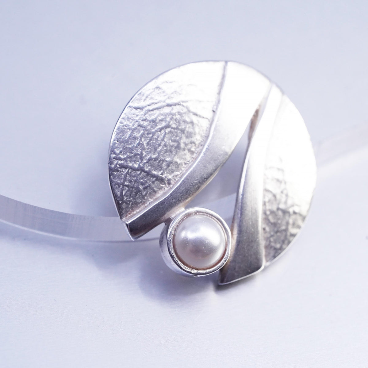 Vintage Designer SAW matte sterling 925 silver textured circle pendant pearl