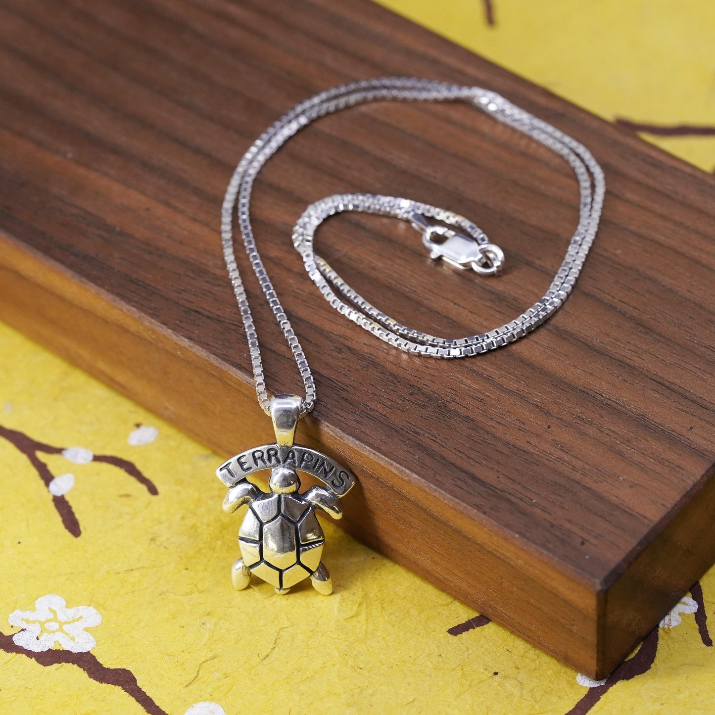 18” Italian Sterling silver necklace, 925 box chain sea turtle pendant desire