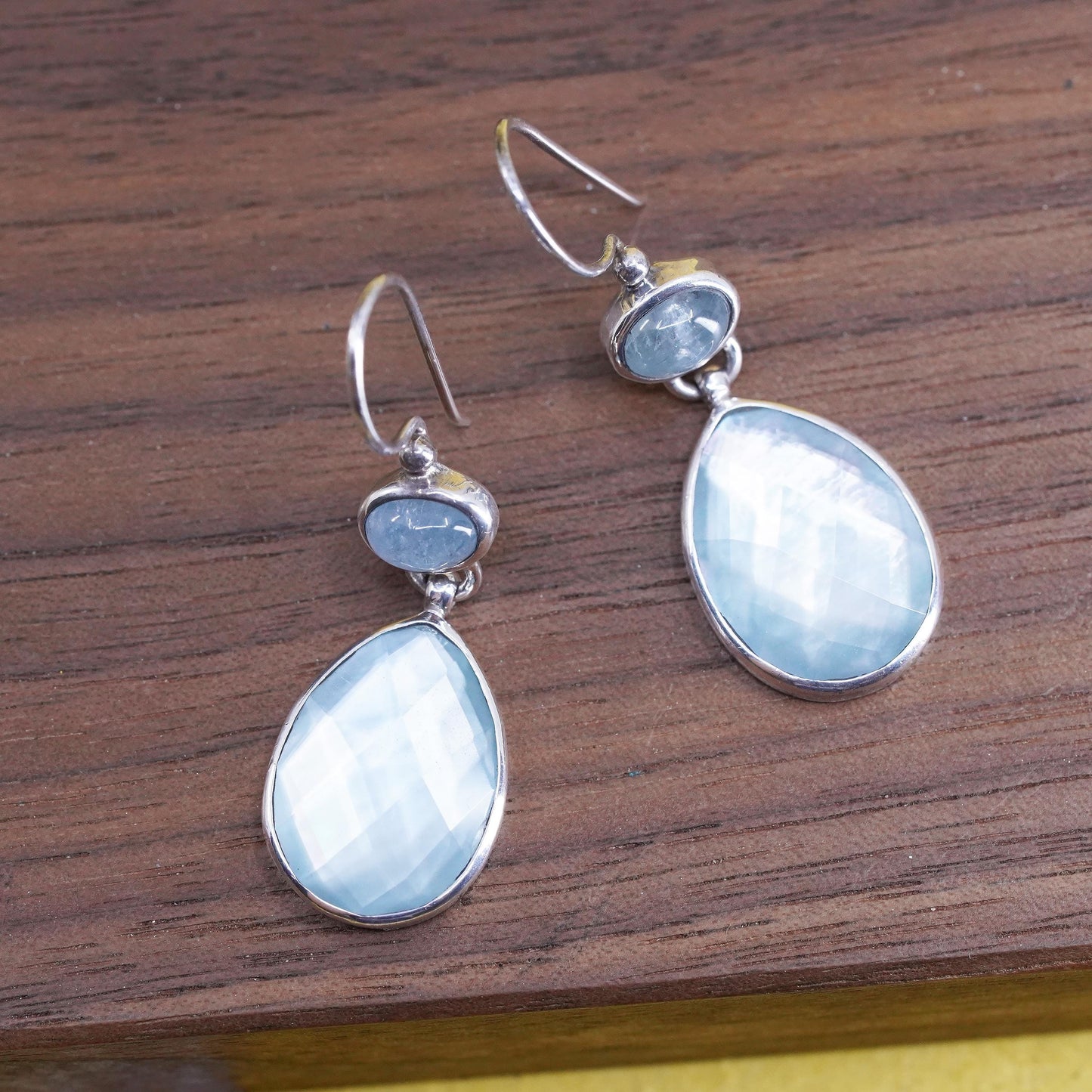 JGD Janice GIRARDI Sterling silver earrings, 925 teardrop mother of pearl