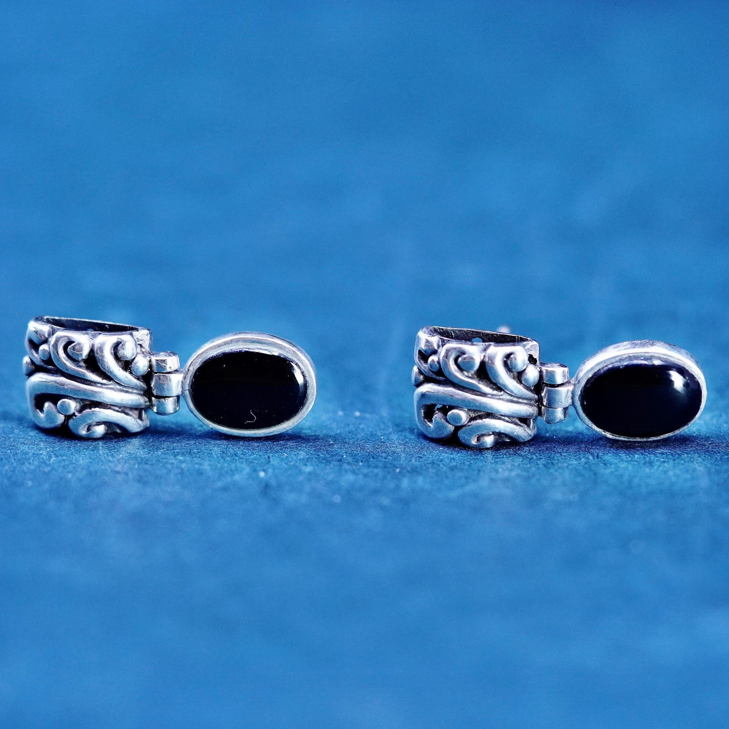 Vintage Sterling 925 Silver Handmade swirly Earrings with oval onyx