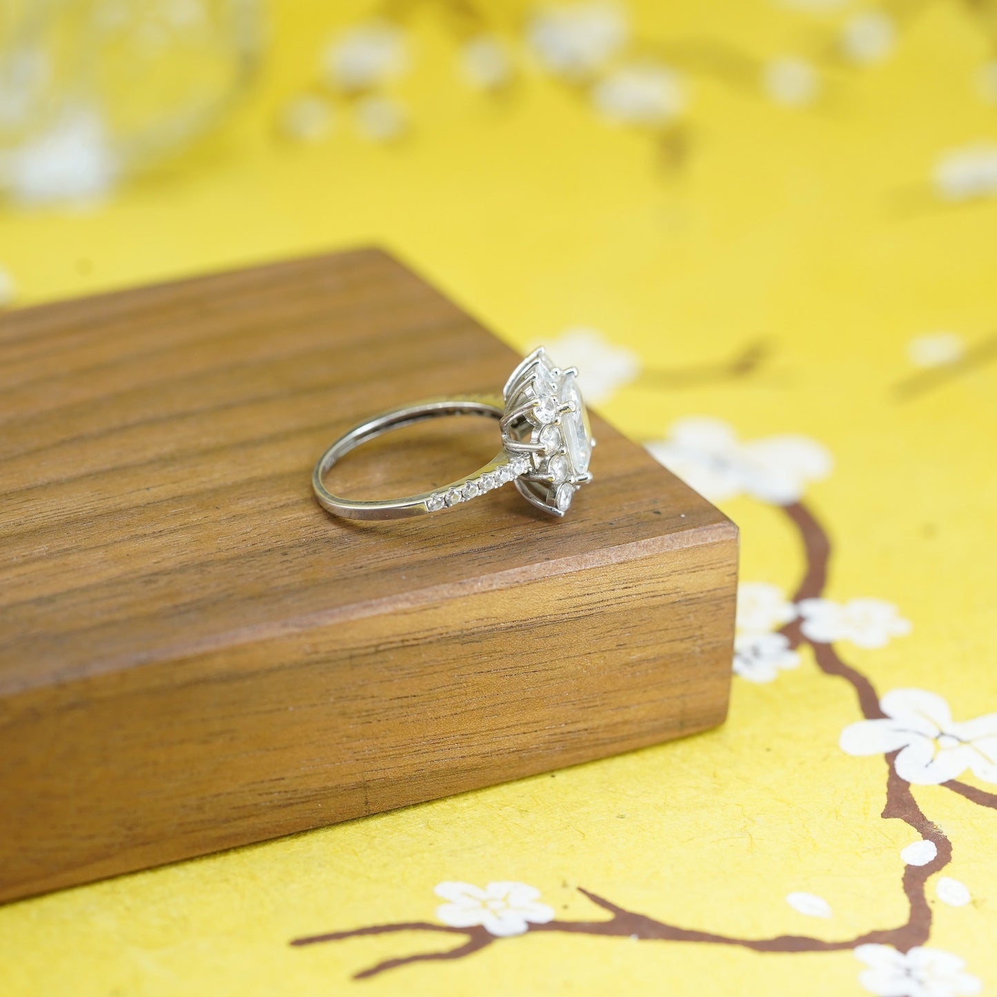 Size 7.5, vintage Sterling silver ring, 925 with cluster Cz